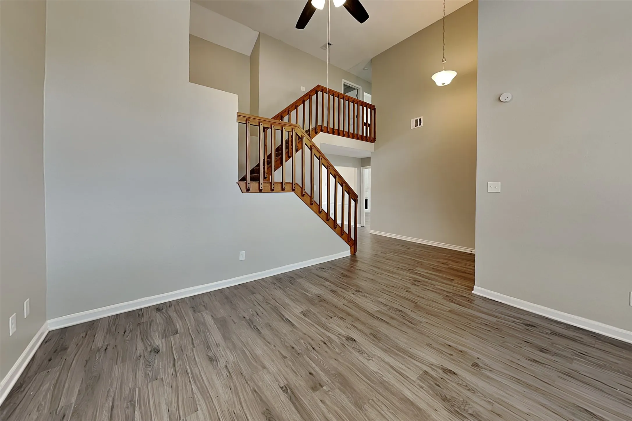 Single Family Residence For Rent in Tarrant County , 4504 Westchase Circle, Grapevine, Texas 76051, 3 Bedroom, 3 Bathroom, 2 Garage spaces, 1,919 Sqft, built in 1986, mls#21397359, Real Estate Agent in Grapevine, Homes For Rent in Tarrant county, Homes For Rent in Grapevine, Realtor in Grapevine Texas, Real Estate Brokerage Independent Realty Texas, Luminita Cordes Realtor