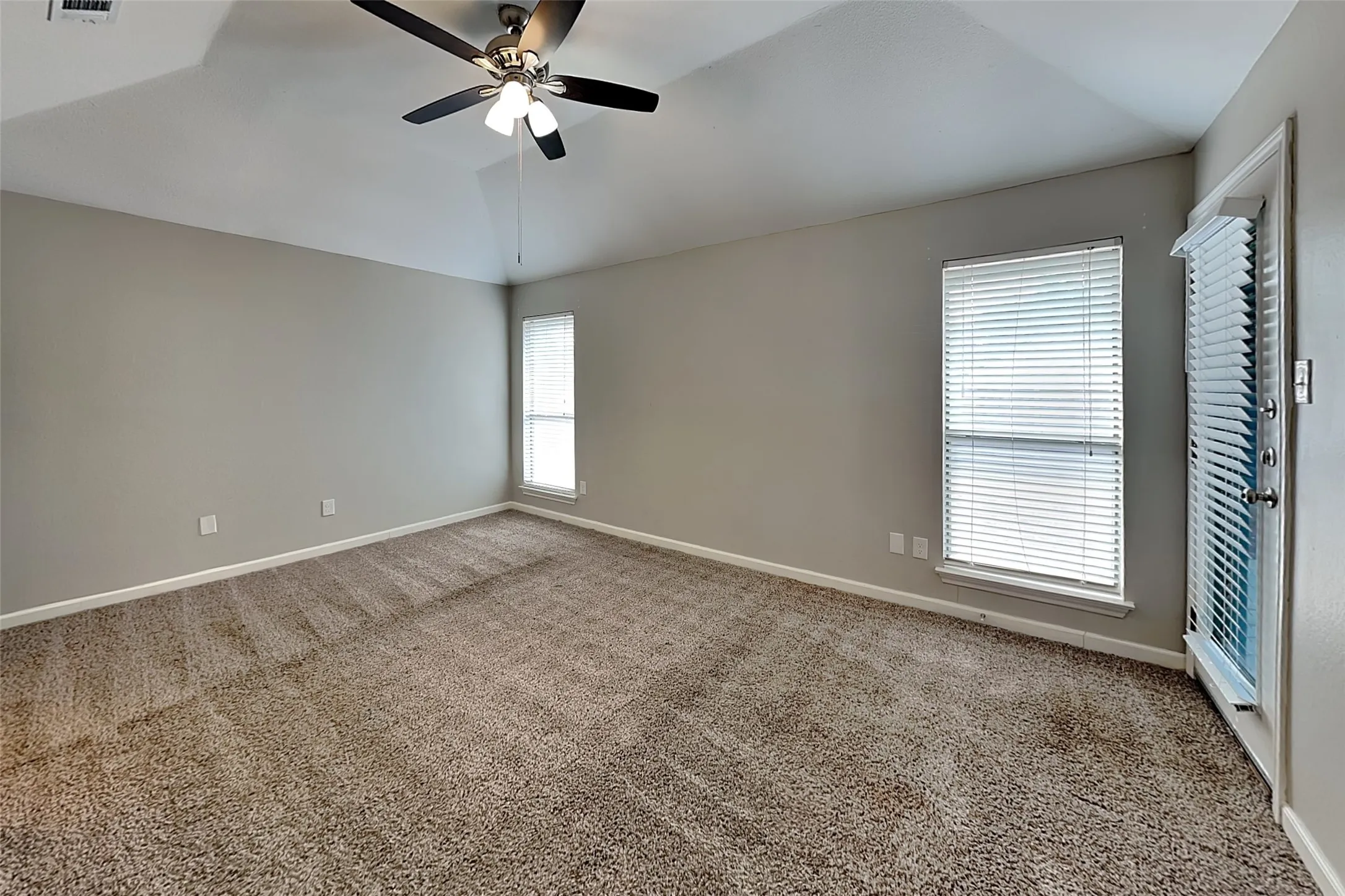 Single Family Residence For Rent in Tarrant County , 4504 Westchase Circle, Grapevine, Texas 76051, 3 Bedroom, 3 Bathroom, 2 Garage spaces, 1,919 Sqft, built in 1986, mls#21397359, Real Estate Agent in Grapevine, Homes For Rent in Tarrant county, Homes For Rent in Grapevine, Realtor in Grapevine Texas, Real Estate Brokerage Independent Realty Texas, Luminita Cordes Realtor