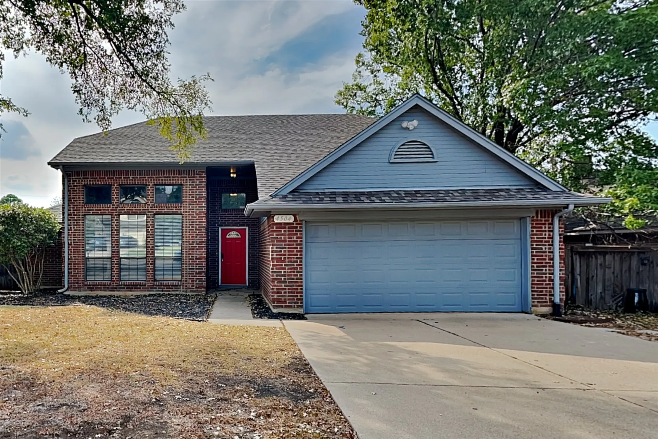 Single Family Residence For Rent
