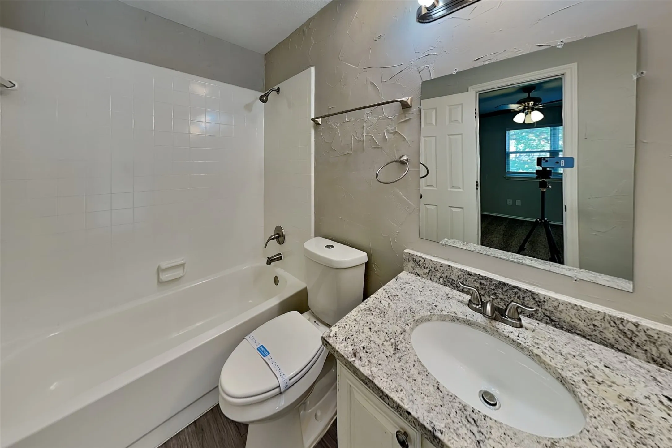 Single Family Residence For Rent in Tarrant County , 4504 Westchase Circle, Grapevine, Texas 76051, 3 Bedroom, 3 Bathroom, 2 Garage spaces, 1,919 Sqft, built in 1986, mls#21397359, Real Estate Agent in Grapevine, Homes For Rent in Tarrant county, Homes For Rent in Grapevine, Realtor in Grapevine Texas, Real Estate Brokerage Independent Realty Texas, Luminita Cordes Realtor