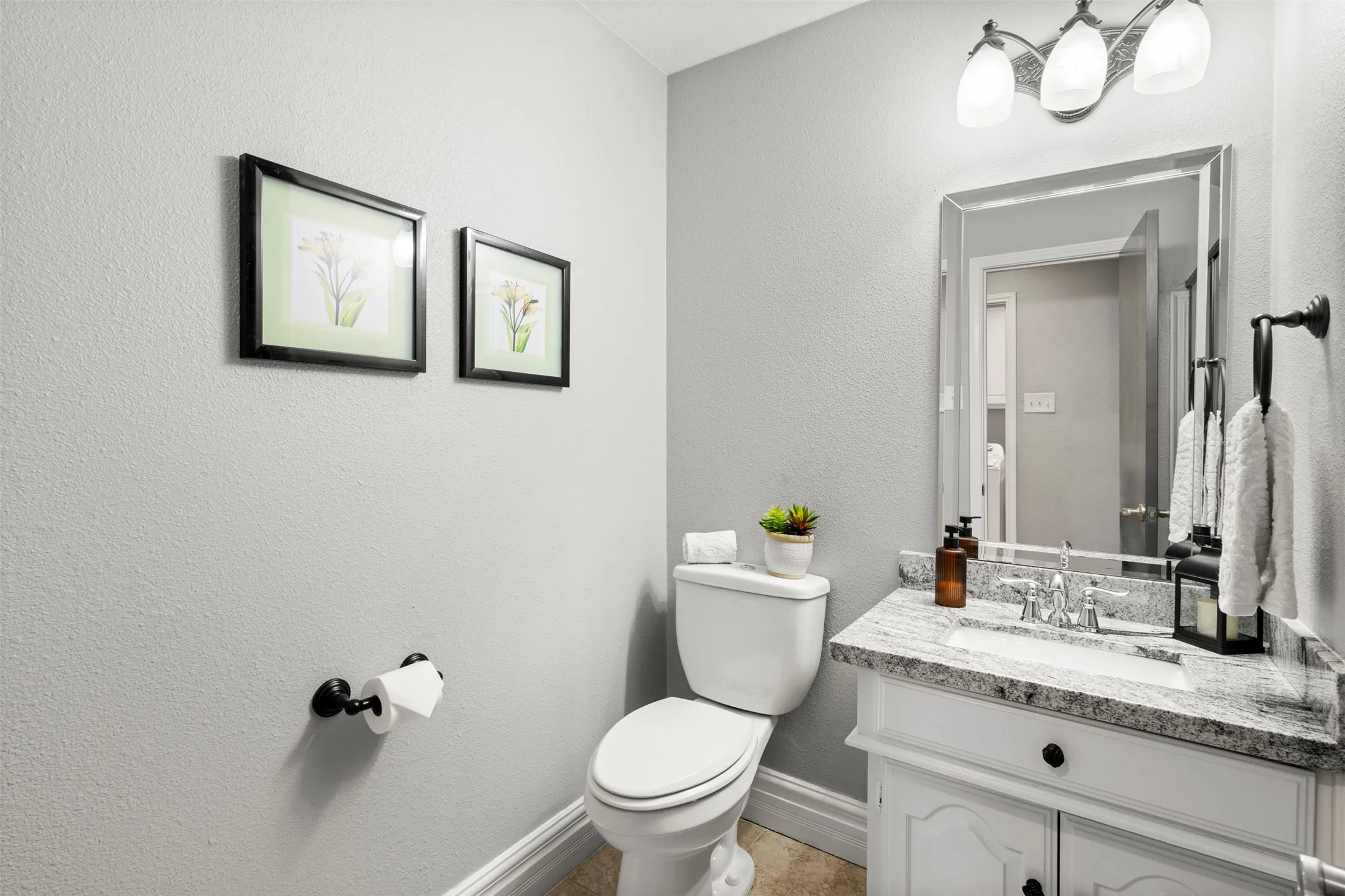 Full Bathroom 3