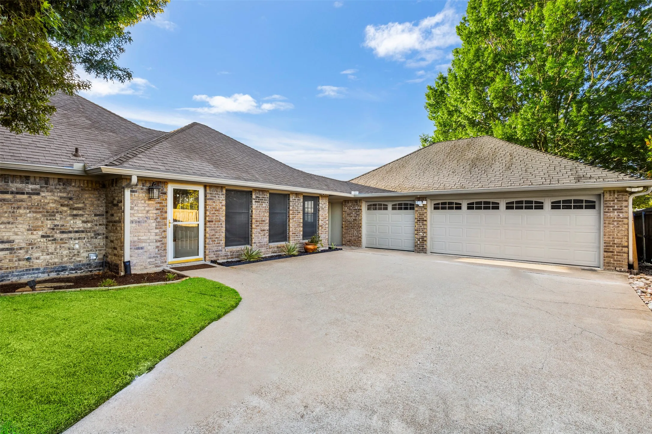 Detached 3 Car Garage