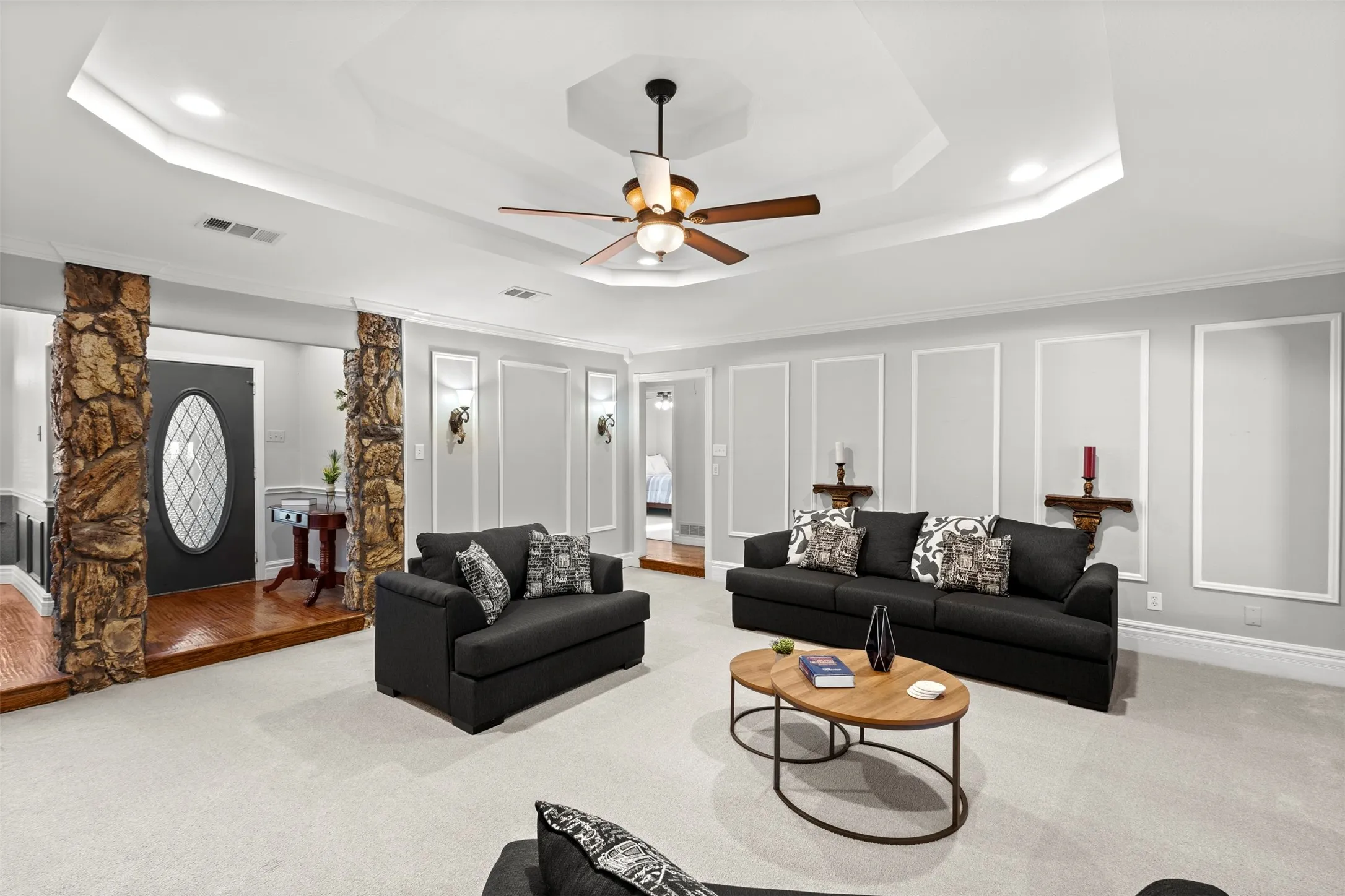 Main Living and Foyer