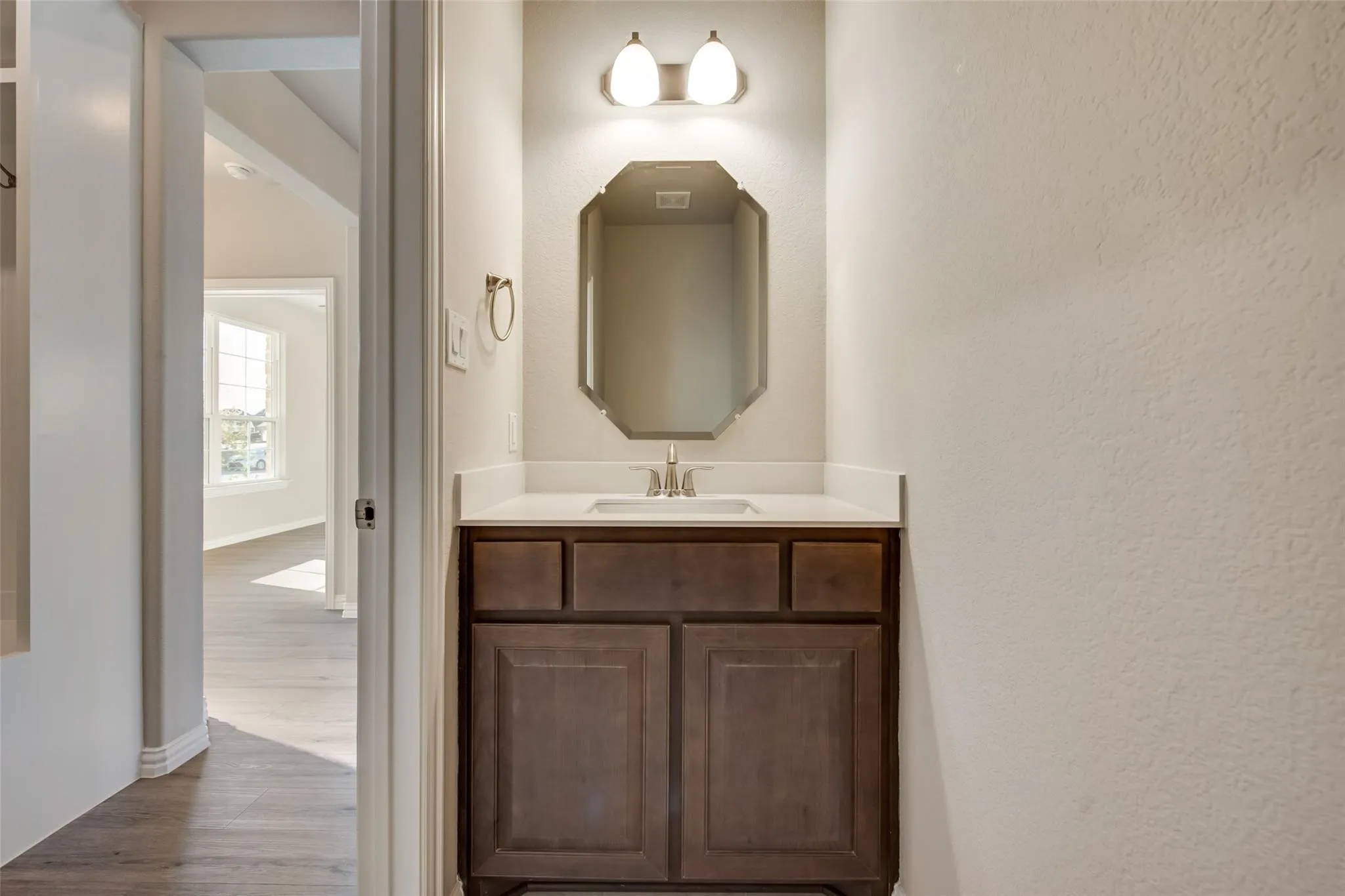 Single Family Residence For Sale in Parker County , 1533 Sidewinder Trail, Weatherford, Texas 76087, 4 Bedroom, 3 Bathroom, 2 Garage spaces, 2,684 Sqft, built in 2021, mls#21396766, Real Estate Agent in Weatherford, Homes For Sale in Parker county, Homes For Sale in Weatherford, Realtor in Weatherford Texas, Real Estate Brokerage Independent Realty Texas, Luminita Cordes Realtor