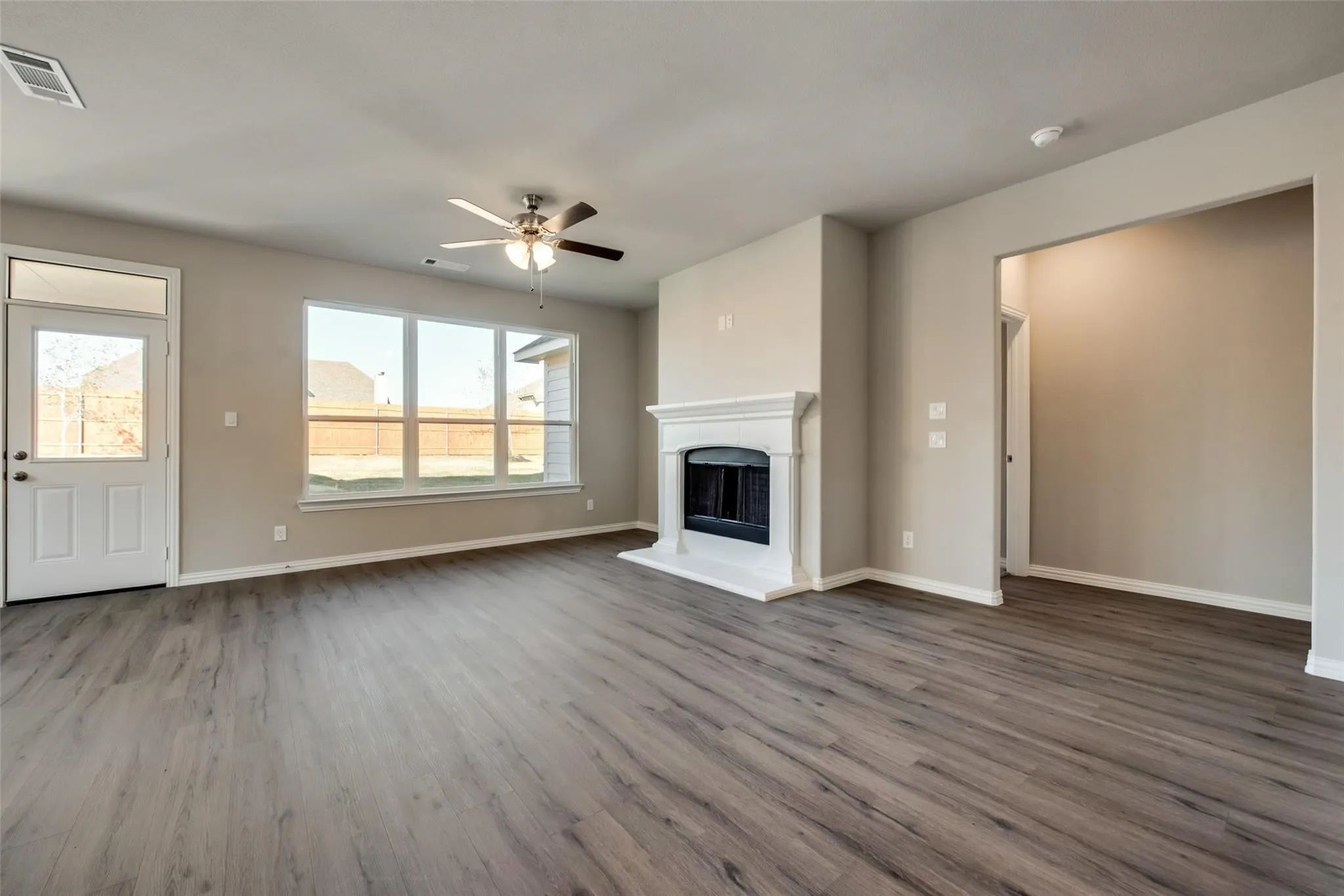 Single Family Residence For Sale in Parker County , 1533 Sidewinder Trail, Weatherford, Texas 76087, 4 Bedroom, 3 Bathroom, 2 Garage spaces, 2,684 Sqft, built in 2021, mls#21396766, Real Estate Agent in Weatherford, Homes For Sale in Parker county, Homes For Sale in Weatherford, Realtor in Weatherford Texas, Real Estate Brokerage Independent Realty Texas, Luminita Cordes Realtor