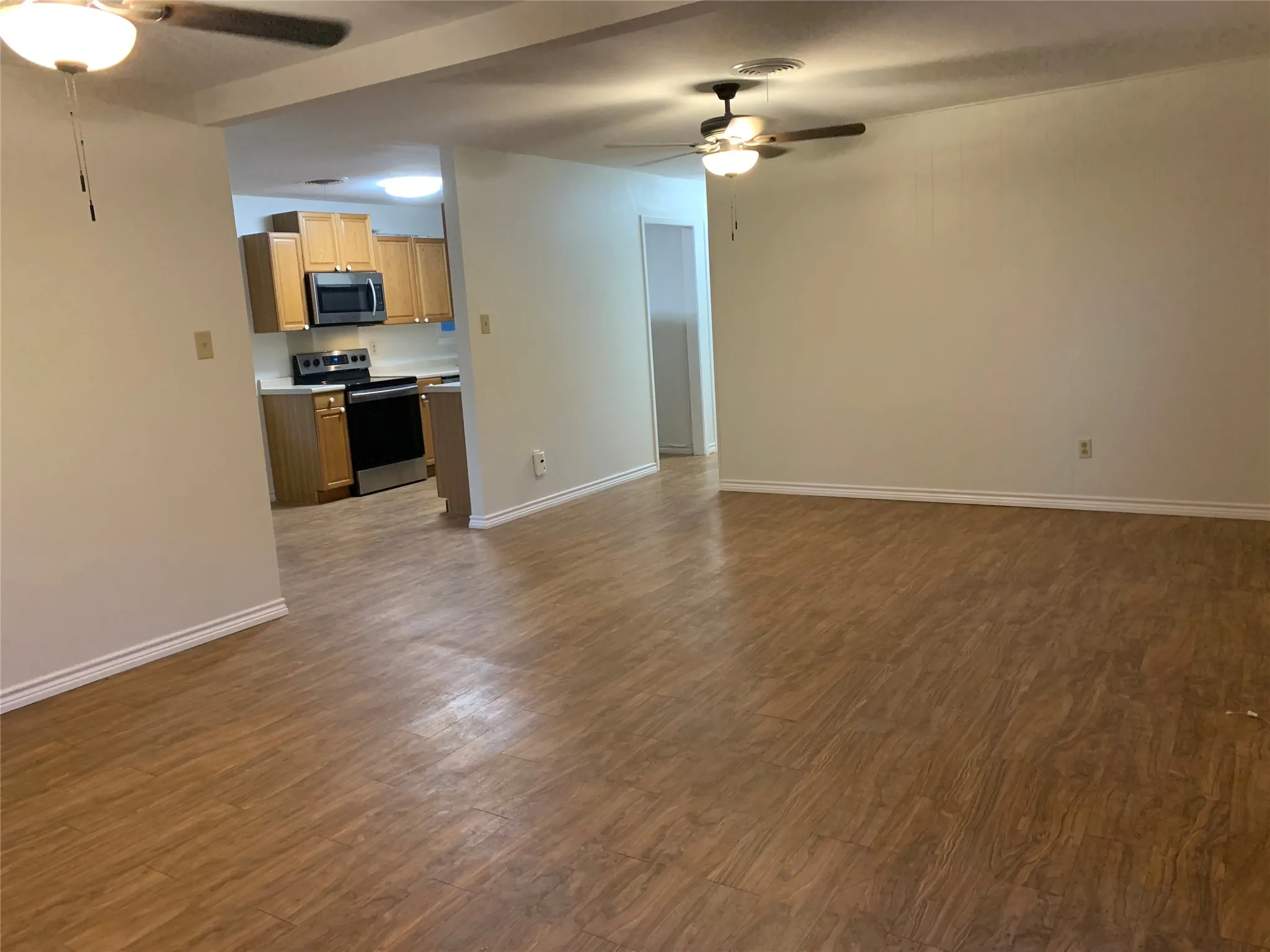 Single Family Residence For Sale in Taylor County , 4710 Edgemont Drive, Abilene, Texas 79606, 3 Bedroom, 1 Bathroom, Garage spaces, 1,080 Sqft, built in 1959, mls#21397364, Real Estate Agent in Abilene, Homes For Sale in Taylor county, Homes For Sale in Abilene, Realtor in Abilene Texas, Real Estate Brokerage Independent Realty Texas, Luminita Cordes Realtor