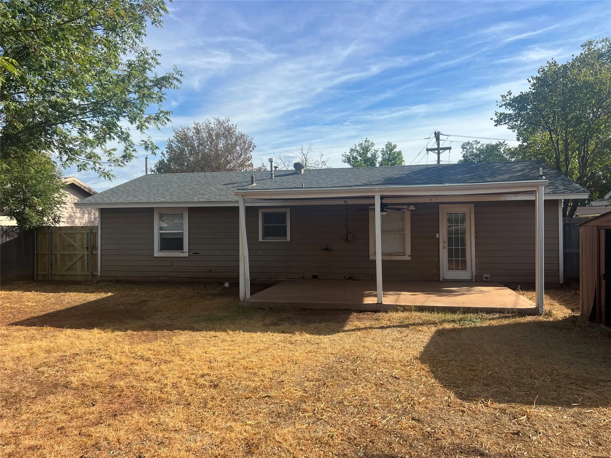 Single Family Residence For Sale in Taylor County , 4710 Edgemont Drive, Abilene, Texas 79606, 3 Bedroom, 1 Bathroom, Garage spaces, 1,080 Sqft, built in 1959, mls#21397364, Real Estate Agent in Abilene, Homes For Sale in Taylor county, Homes For Sale in Abilene, Realtor in Abilene Texas, Real Estate Brokerage Independent Realty Texas, Luminita Cordes Realtor