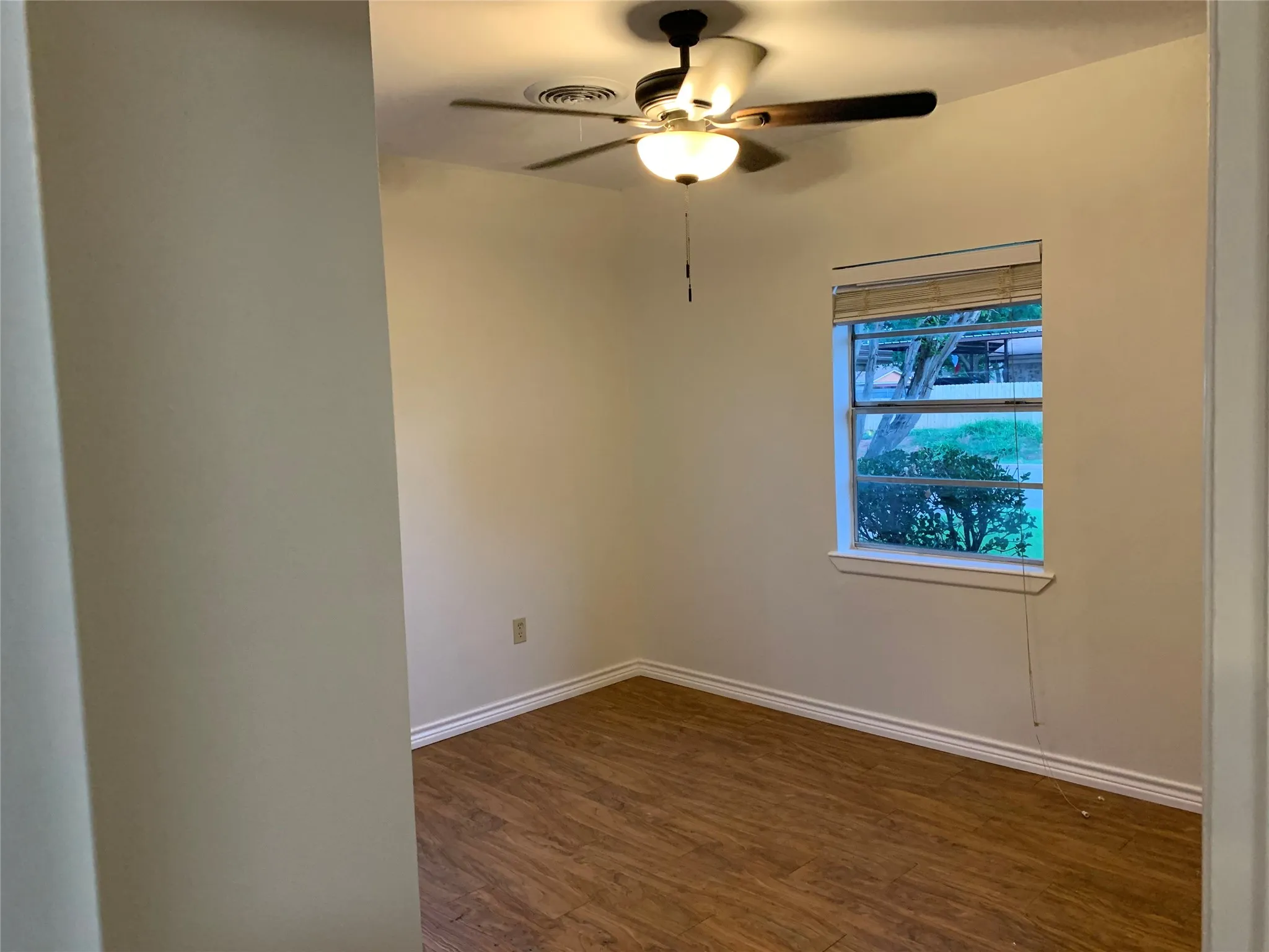 Single Family Residence For Sale in Taylor County , 4710 Edgemont Drive, Abilene, Texas 79606, 3 Bedroom, 1 Bathroom, Garage spaces, 1,080 Sqft, built in 1959, mls#21397364, Real Estate Agent in Abilene, Homes For Sale in Taylor county, Homes For Sale in Abilene, Realtor in Abilene Texas, Real Estate Brokerage Independent Realty Texas, Luminita Cordes Realtor