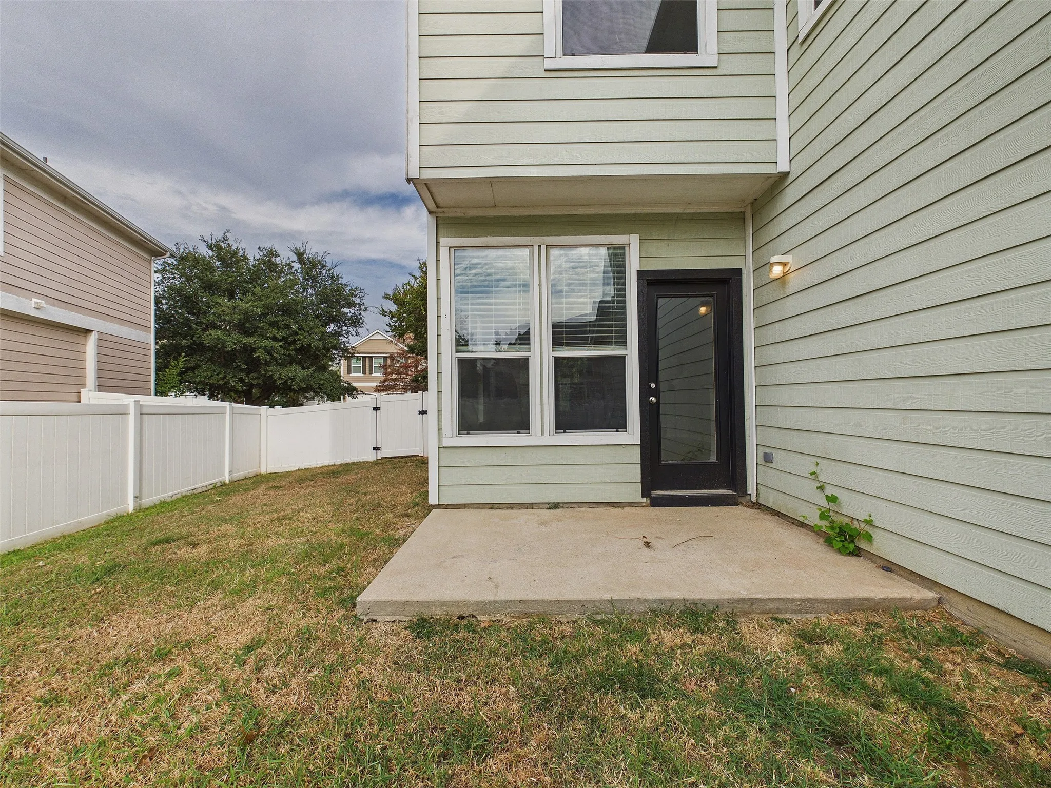 Single Family Residence For Sale in Denton County , 1016 Oakcrest Drive, Providence Village, Texas 76227, 4 Bedroom, 3 Bathroom, 2 Garage spaces, 2,010 Sqft, built in 2004, mls#21397258, Real Estate Agent in Providence Village, Homes For Sale in Denton county, Homes For Sale in Providence Village, Realtor in Providence Village Texas, Real Estate Brokerage Independent Realty Texas, Luminita Cordes Realtor