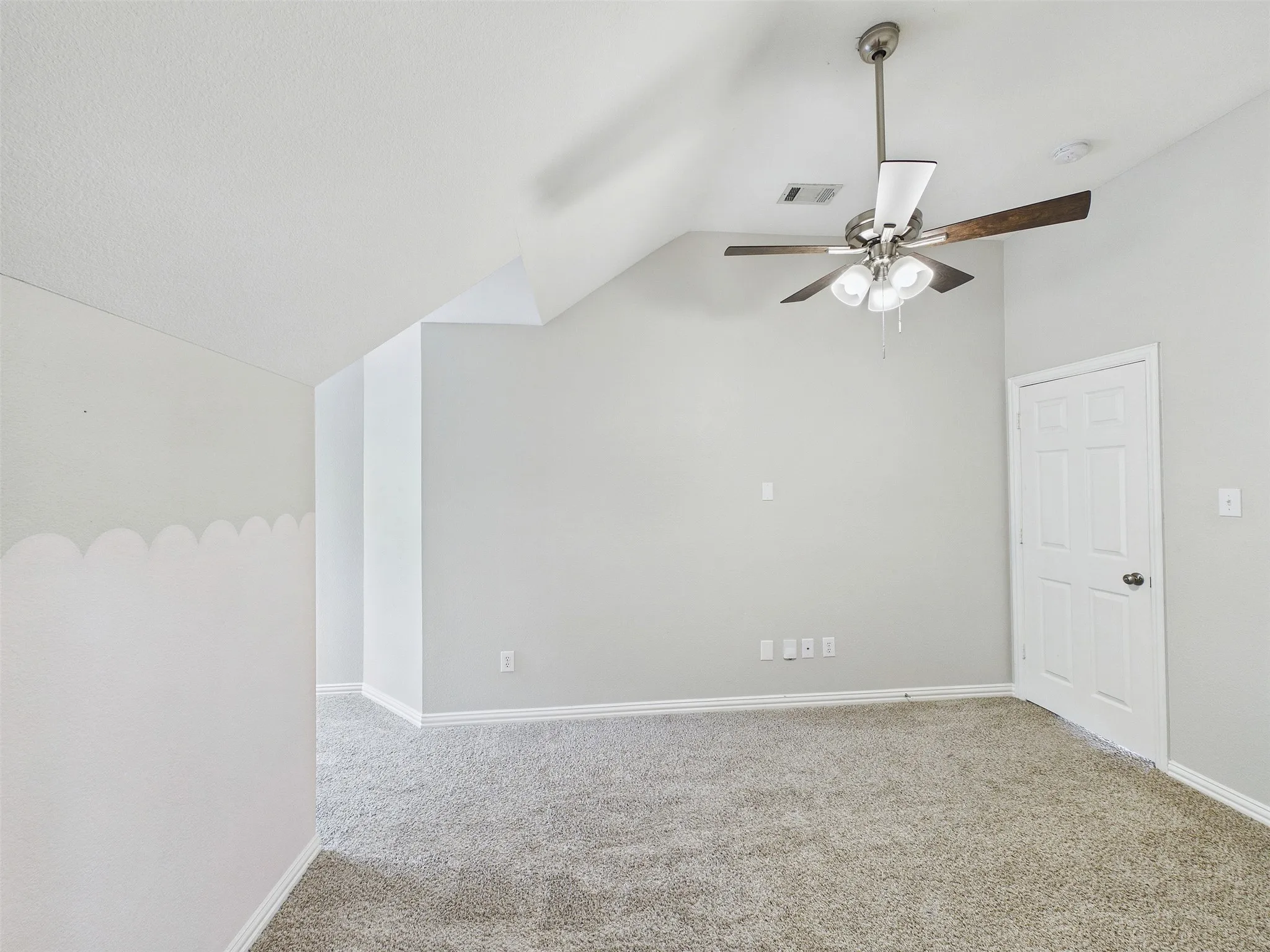 Single Family Residence For Sale in Denton County , 1016 Oakcrest Drive, Providence Village, Texas 76227, 4 Bedroom, 3 Bathroom, 2 Garage spaces, 2,010 Sqft, built in 2004, mls#21397258, Real Estate Agent in Providence Village, Homes For Sale in Denton county, Homes For Sale in Providence Village, Realtor in Providence Village Texas, Real Estate Brokerage Independent Realty Texas, Luminita Cordes Realtor