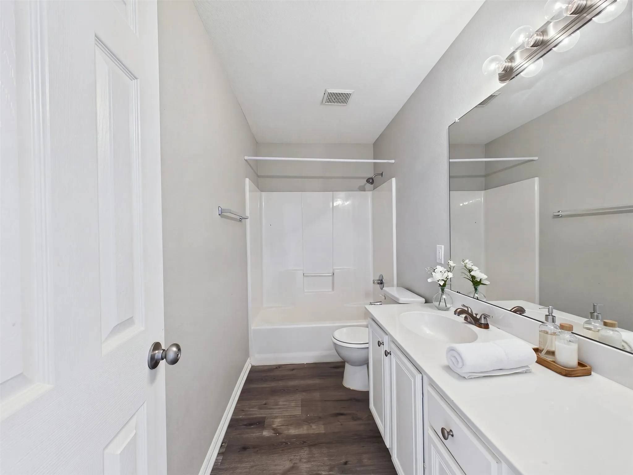 Single Family Residence For Sale in Denton County , 1016 Oakcrest Drive, Providence Village, Texas 76227, 4 Bedroom, 3 Bathroom, 2 Garage spaces, 2,010 Sqft, built in 2004, mls#21397258, Real Estate Agent in Providence Village, Homes For Sale in Denton county, Homes For Sale in Providence Village, Realtor in Providence Village Texas, Real Estate Brokerage Independent Realty Texas, Luminita Cordes Realtor