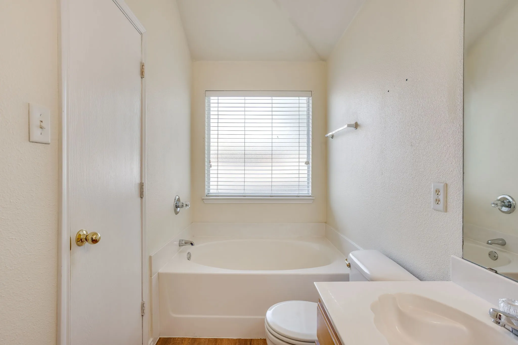 Oversized soaker tub and walk in closet
