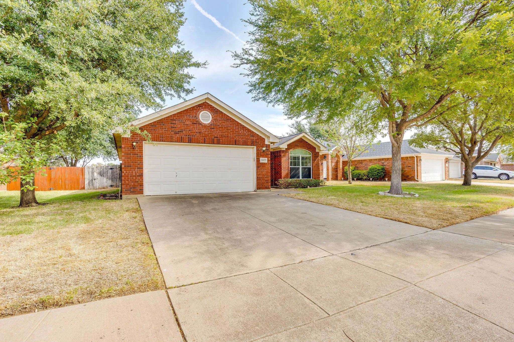 Single Family Residence For Sale in Tarrant County , 8433 Trinity Vista Trail, Fort Worth, Texas 76053, 3 Bedroom, 2 Bathroom, 2 Garage spaces, 1,534 Sqft, built in 2002, mls#21395619, Real Estate Agent in Fort Worth, Homes For Sale in Tarrant county, Homes For Sale in Fort Worth, Realtor in Fort Worth Texas, Real Estate Brokerage Independent Realty Texas, Luminita Cordes Realtor