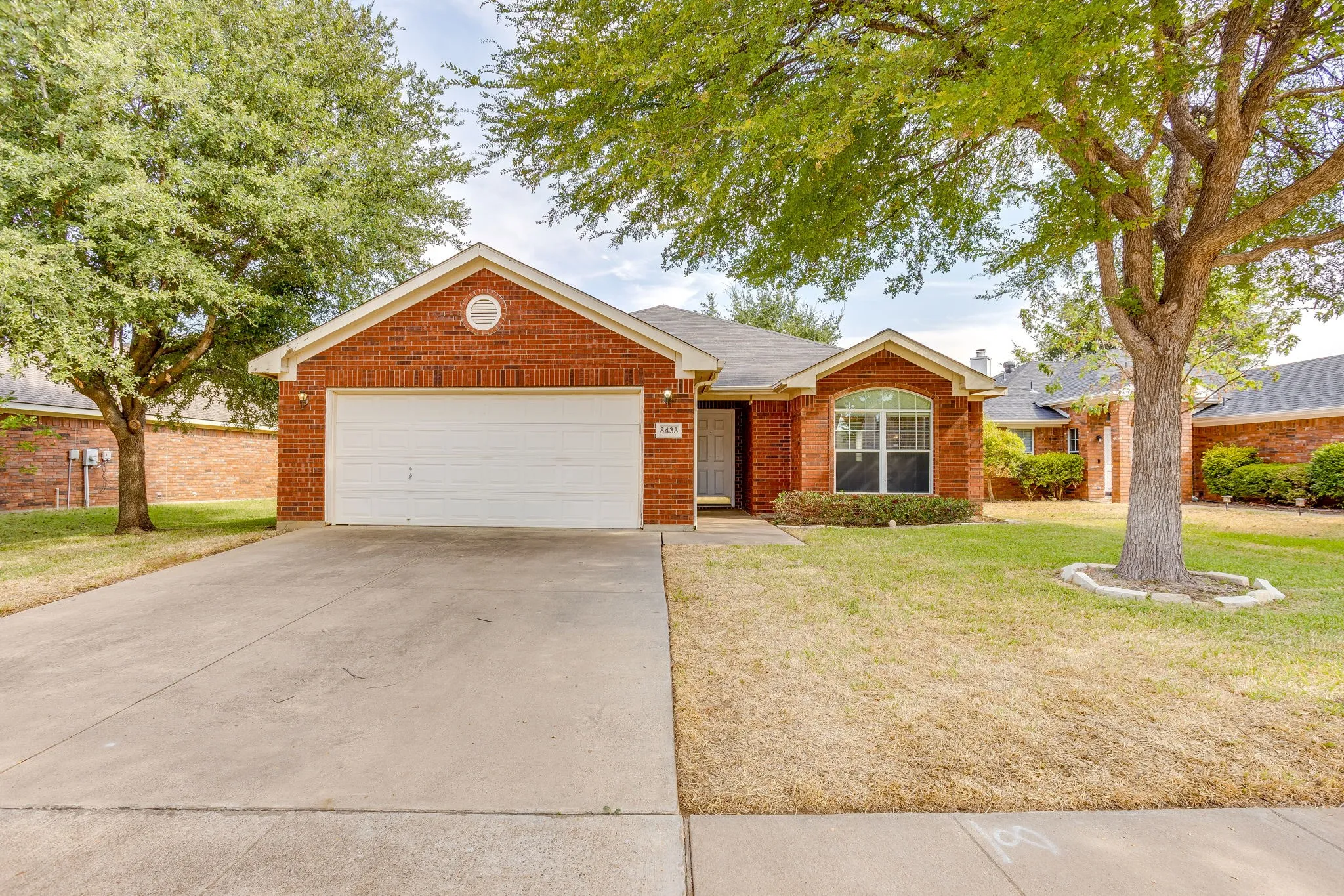 3-2-2 with Backyard gate access to Lake