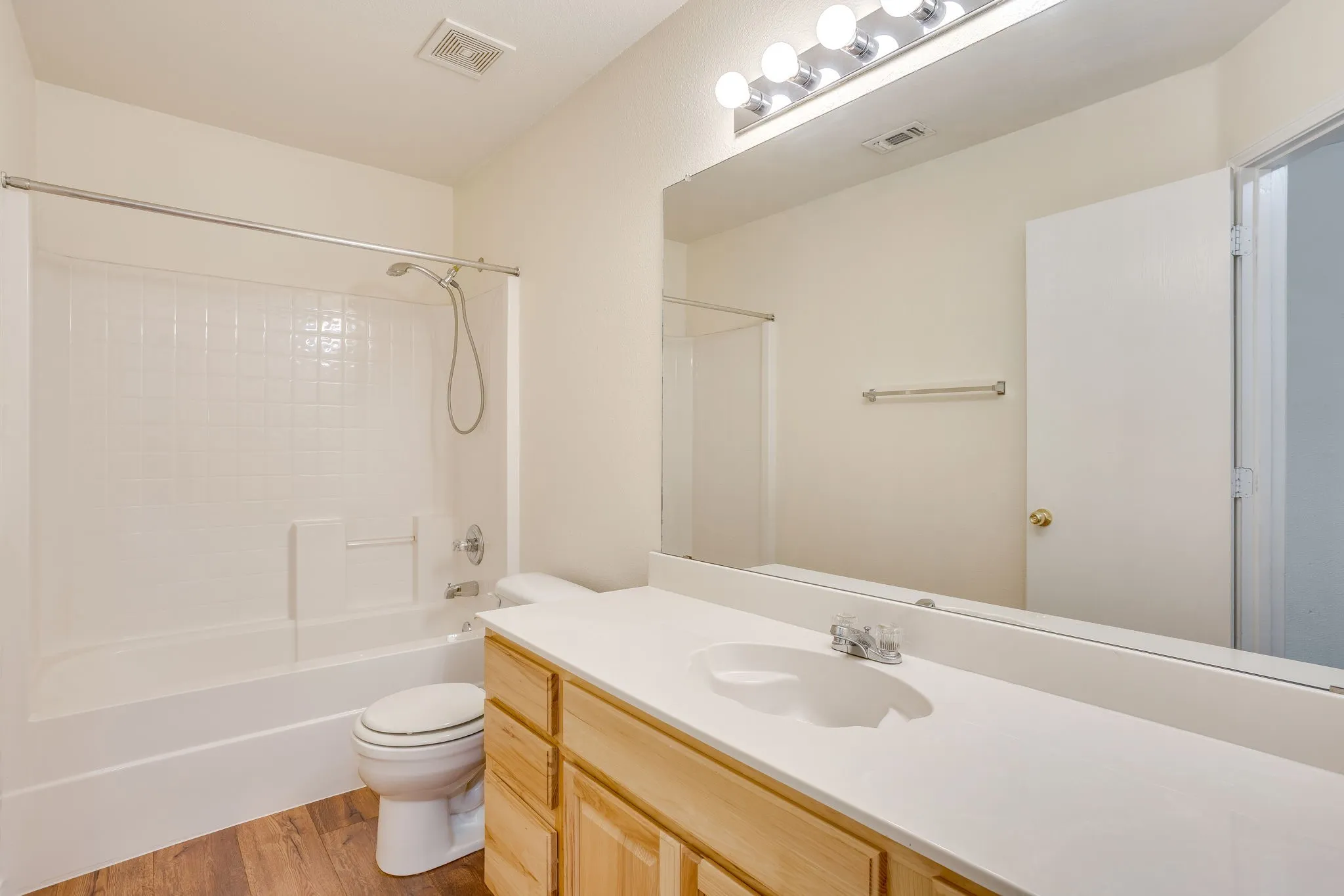 Secondary Bath tub/shower combo