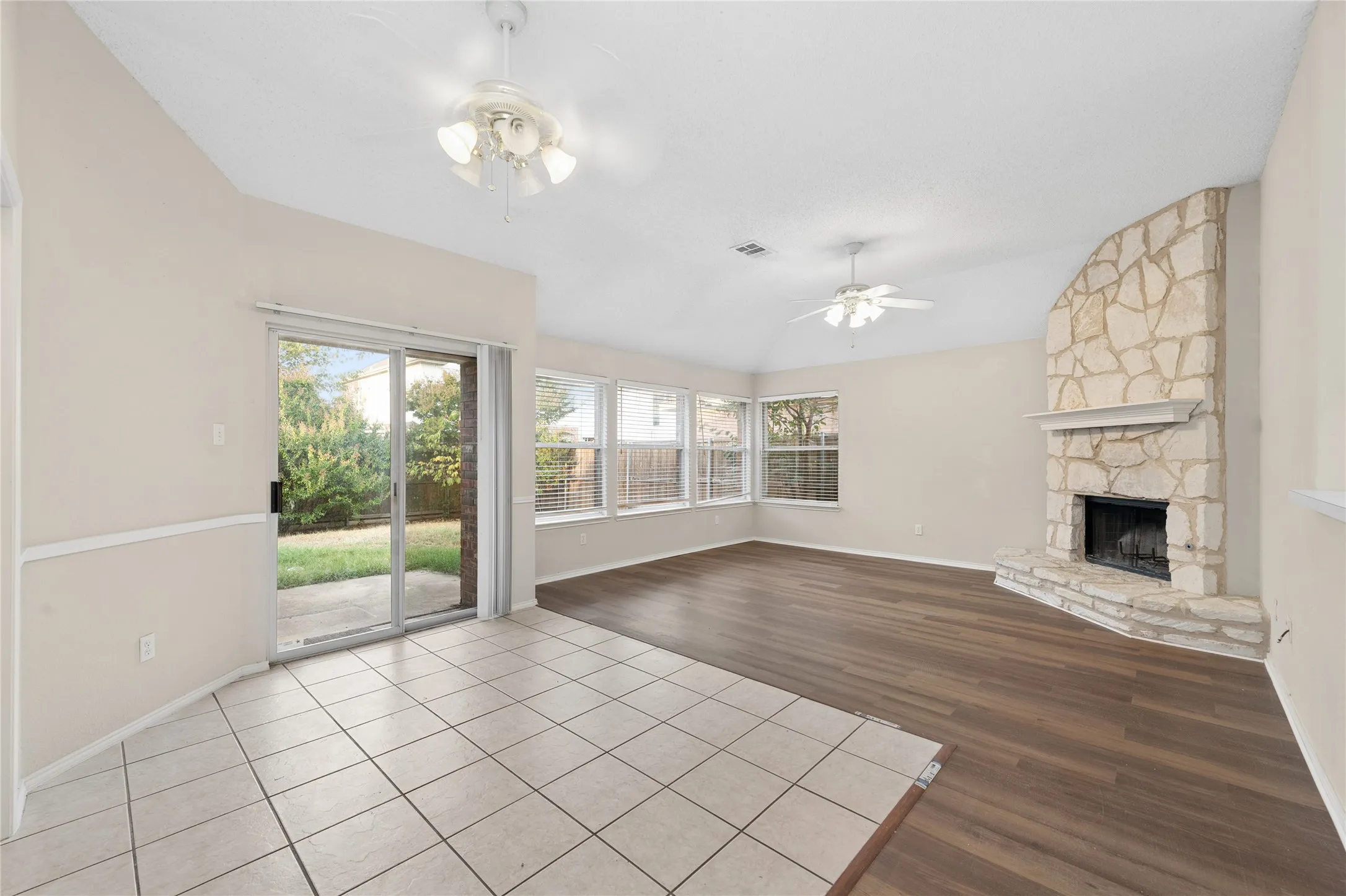 Single Family Residence For Rent in Collin County , 5012 Geranium Court, Mc Kinney, Texas 75070, 3 Bedroom, 2 Bathroom, 2 Garage spaces, 1,832 Sqft, built in 2000, mls#21397382, Real Estate Agent in Mc Kinney, Homes For Rent in Collin county, Homes For Rent in Mc Kinney, Realtor in Mc Kinney Texas, Real Estate Brokerage Independent Realty Texas, Luminita Cordes Realtor