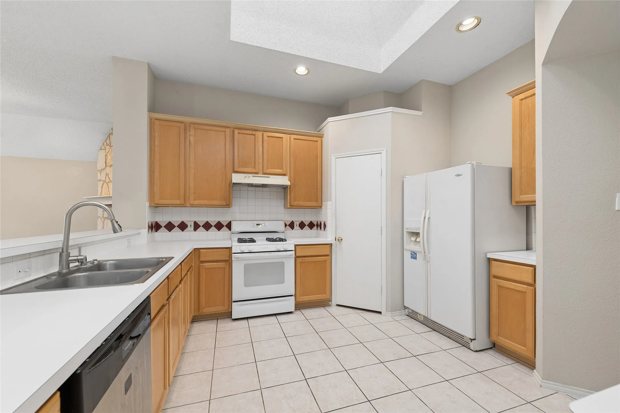 Single Family Residence For Rent in Collin County , 5012 Geranium Court, Mc Kinney, Texas 75070, 3 Bedroom, 2 Bathroom, 2 Garage spaces, 1,832 Sqft, built in 2000, mls#21397382, Real Estate Agent in Mc Kinney, Homes For Rent in Collin county, Homes For Rent in Mc Kinney, Realtor in Mc Kinney Texas, Real Estate Brokerage Independent Realty Texas, Luminita Cordes Realtor