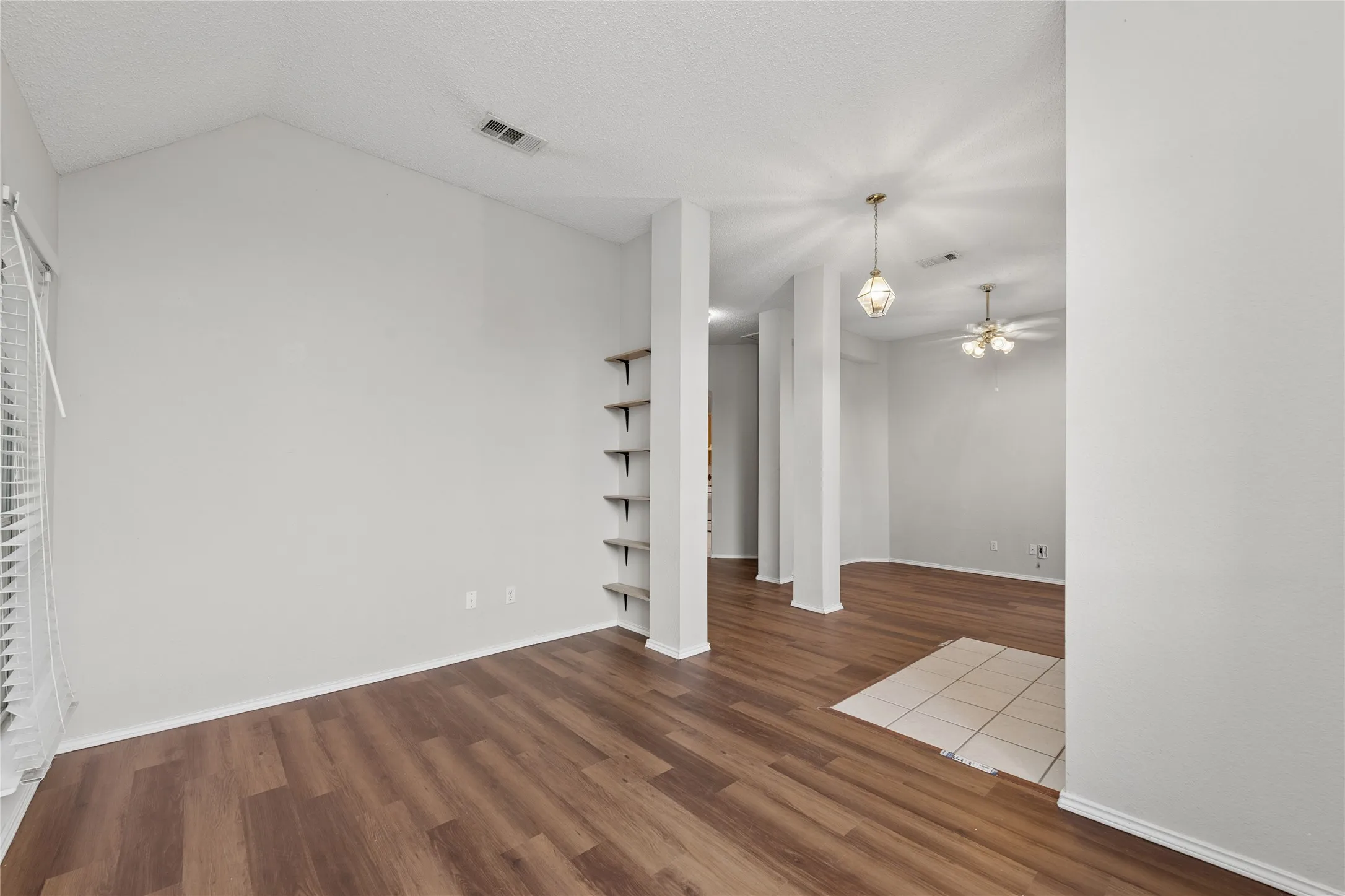 Single Family Residence For Rent in Collin County , 5012 Geranium Court, Mc Kinney, Texas 75070, 3 Bedroom, 2 Bathroom, 2 Garage spaces, 1,832 Sqft, built in 2000, mls#21397382, Real Estate Agent in Mc Kinney, Homes For Rent in Collin county, Homes For Rent in Mc Kinney, Realtor in Mc Kinney Texas, Real Estate Brokerage Independent Realty Texas, Luminita Cordes Realtor