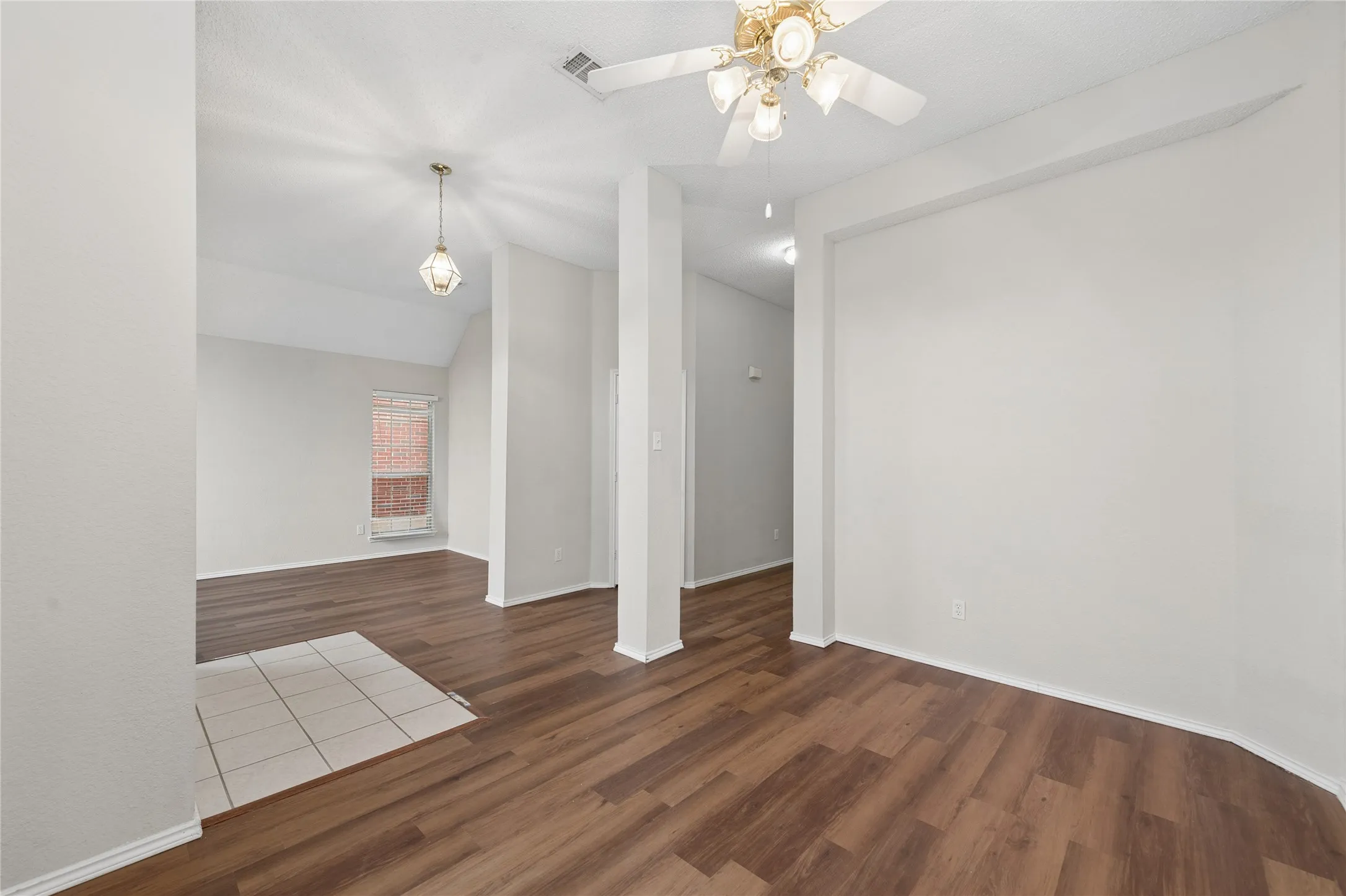 Single Family Residence For Rent in Collin County , 5012 Geranium Court, Mc Kinney, Texas 75070, 3 Bedroom, 2 Bathroom, 2 Garage spaces, 1,832 Sqft, built in 2000, mls#21397382, Real Estate Agent in Mc Kinney, Homes For Rent in Collin county, Homes For Rent in Mc Kinney, Realtor in Mc Kinney Texas, Real Estate Brokerage Independent Realty Texas, Luminita Cordes Realtor