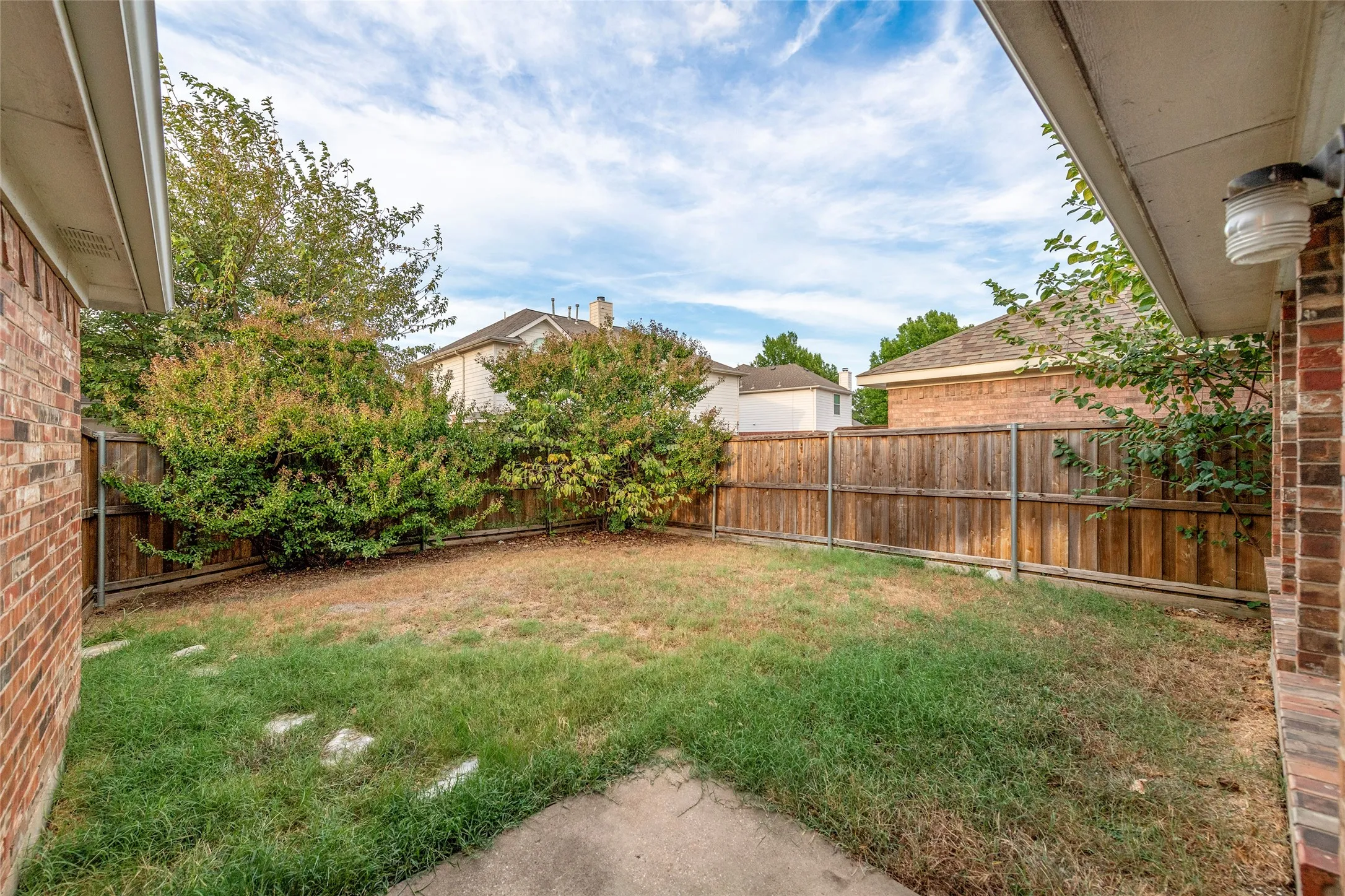 Single Family Residence For Rent in Collin County , 5012 Geranium Court, Mc Kinney, Texas 75070, 3 Bedroom, 2 Bathroom, 2 Garage spaces, 1,832 Sqft, built in 2000, mls#21397382, Real Estate Agent in Mc Kinney, Homes For Rent in Collin county, Homes For Rent in Mc Kinney, Realtor in Mc Kinney Texas, Real Estate Brokerage Independent Realty Texas, Luminita Cordes Realtor