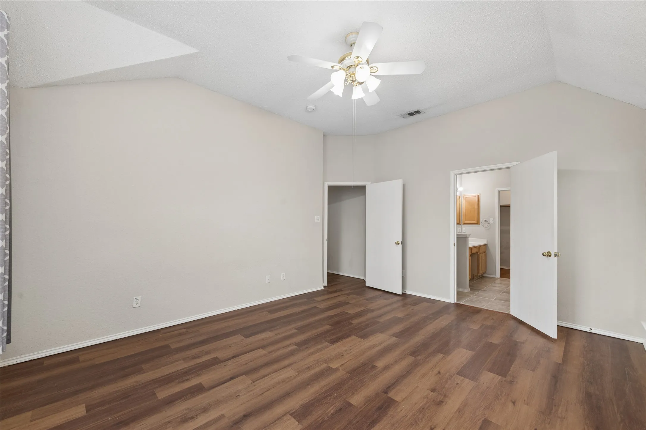 Single Family Residence For Rent in Collin County , 5012 Geranium Court, Mc Kinney, Texas 75070, 3 Bedroom, 2 Bathroom, 2 Garage spaces, 1,832 Sqft, built in 2000, mls#21397382, Real Estate Agent in Mc Kinney, Homes For Rent in Collin county, Homes For Rent in Mc Kinney, Realtor in Mc Kinney Texas, Real Estate Brokerage Independent Realty Texas, Luminita Cordes Realtor