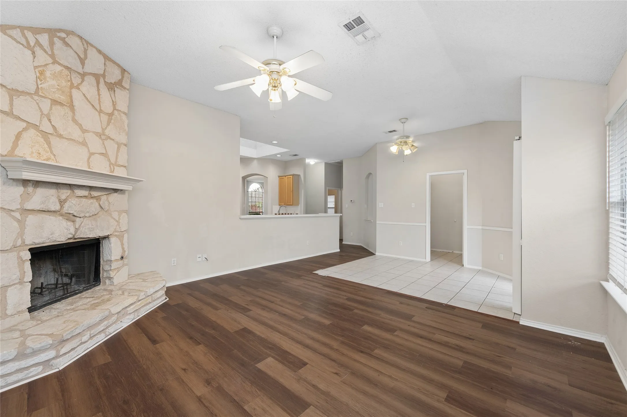 Single Family Residence For Rent in Collin County , 5012 Geranium Court, Mc Kinney, Texas 75070, 3 Bedroom, 2 Bathroom, 2 Garage spaces, 1,832 Sqft, built in 2000, mls#21397382, Real Estate Agent in Mc Kinney, Homes For Rent in Collin county, Homes For Rent in Mc Kinney, Realtor in Mc Kinney Texas, Real Estate Brokerage Independent Realty Texas, Luminita Cordes Realtor
