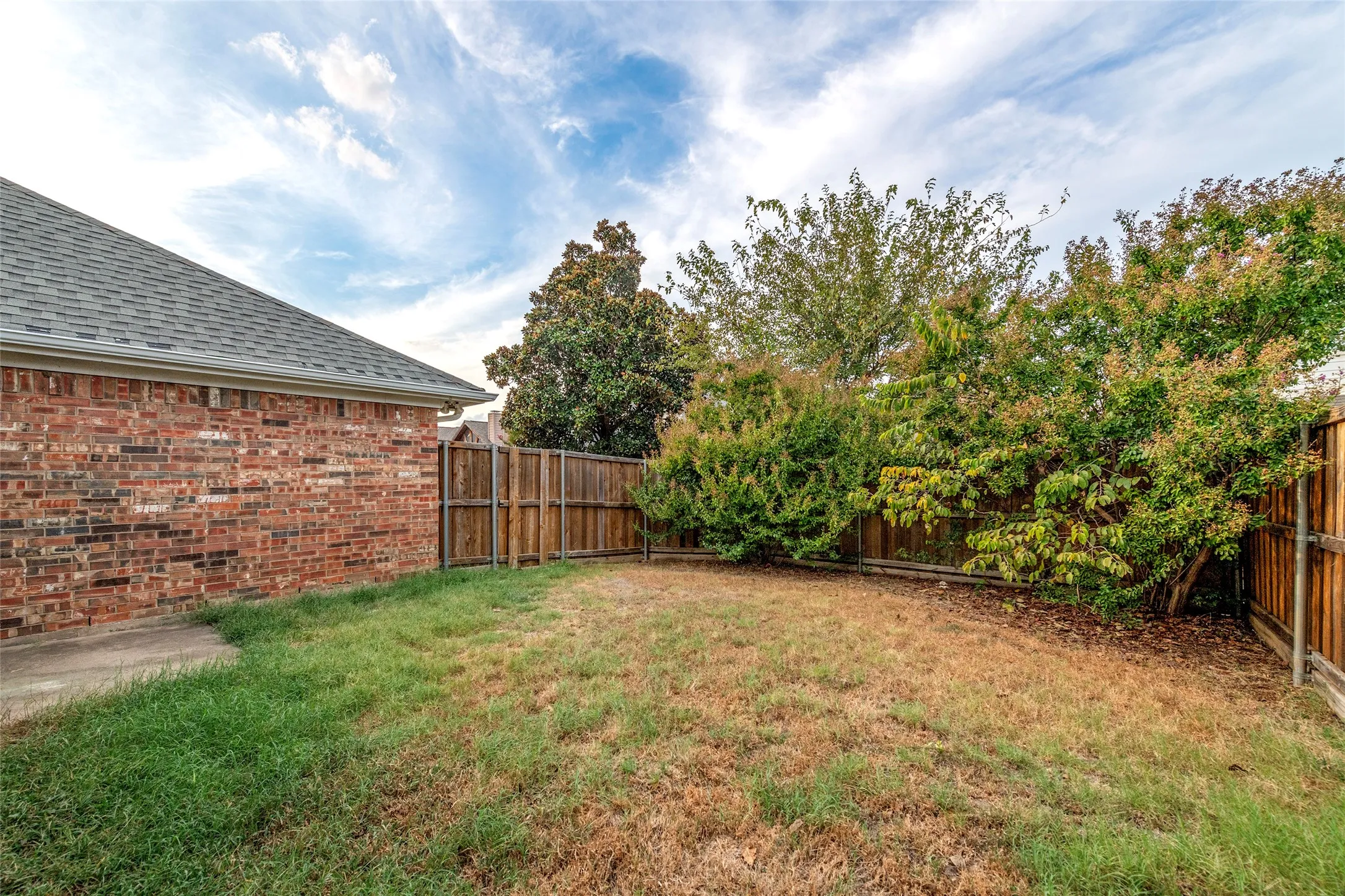 Single Family Residence For Rent in Collin County , 5012 Geranium Court, Mc Kinney, Texas 75070, 3 Bedroom, 2 Bathroom, 2 Garage spaces, 1,832 Sqft, built in 2000, mls#21397382, Real Estate Agent in Mc Kinney, Homes For Rent in Collin county, Homes For Rent in Mc Kinney, Realtor in Mc Kinney Texas, Real Estate Brokerage Independent Realty Texas, Luminita Cordes Realtor