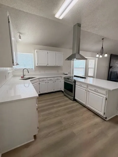 Single Family Residence For Rent in Tarrant County , 7562 John T White Road, Fort Worth, Texas 76120, 3 Bedroom, 2 Bathroom, 2 Garage spaces, 1,339 Sqft, built in 1991, mls#21397391, Real Estate Agent in Fort Worth, Homes For Rent in Tarrant county, Homes For Rent in Fort Worth, Realtor in Fort Worth Texas, Real Estate Brokerage Independent Realty Texas, Luminita Cordes Realtor