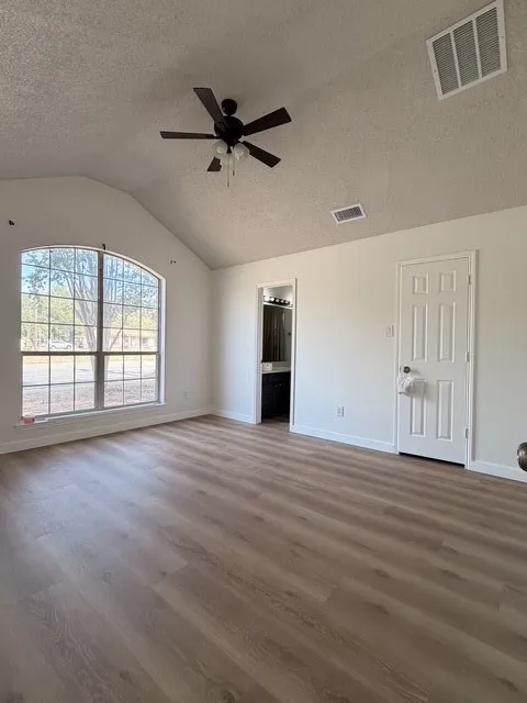 Single Family Residence For Rent in Tarrant County , 7562 John T White Road, Fort Worth, Texas 76120, 3 Bedroom, 2 Bathroom, 2 Garage spaces, 1,339 Sqft, built in 1991, mls#21397391, Real Estate Agent in Fort Worth, Homes For Rent in Tarrant county, Homes For Rent in Fort Worth, Realtor in Fort Worth Texas, Real Estate Brokerage Independent Realty Texas, Luminita Cordes Realtor