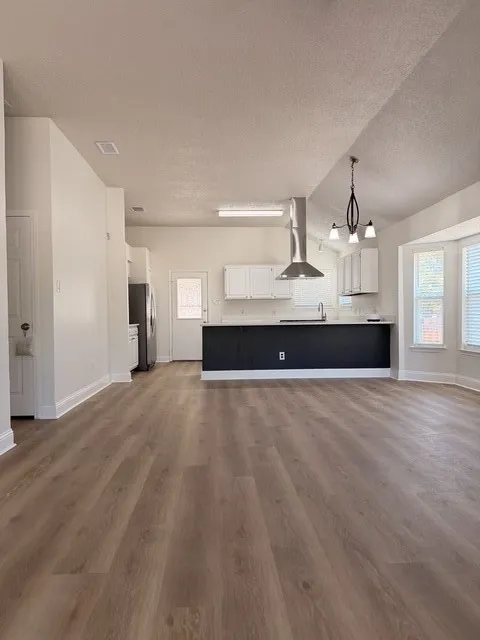 Single Family Residence For Rent in Tarrant County , 7562 John T White Road, Fort Worth, Texas 76120, 3 Bedroom, 2 Bathroom, 2 Garage spaces, 1,339 Sqft, built in 1991, mls#21397391, Real Estate Agent in Fort Worth, Homes For Rent in Tarrant county, Homes For Rent in Fort Worth, Realtor in Fort Worth Texas, Real Estate Brokerage Independent Realty Texas, Luminita Cordes Realtor