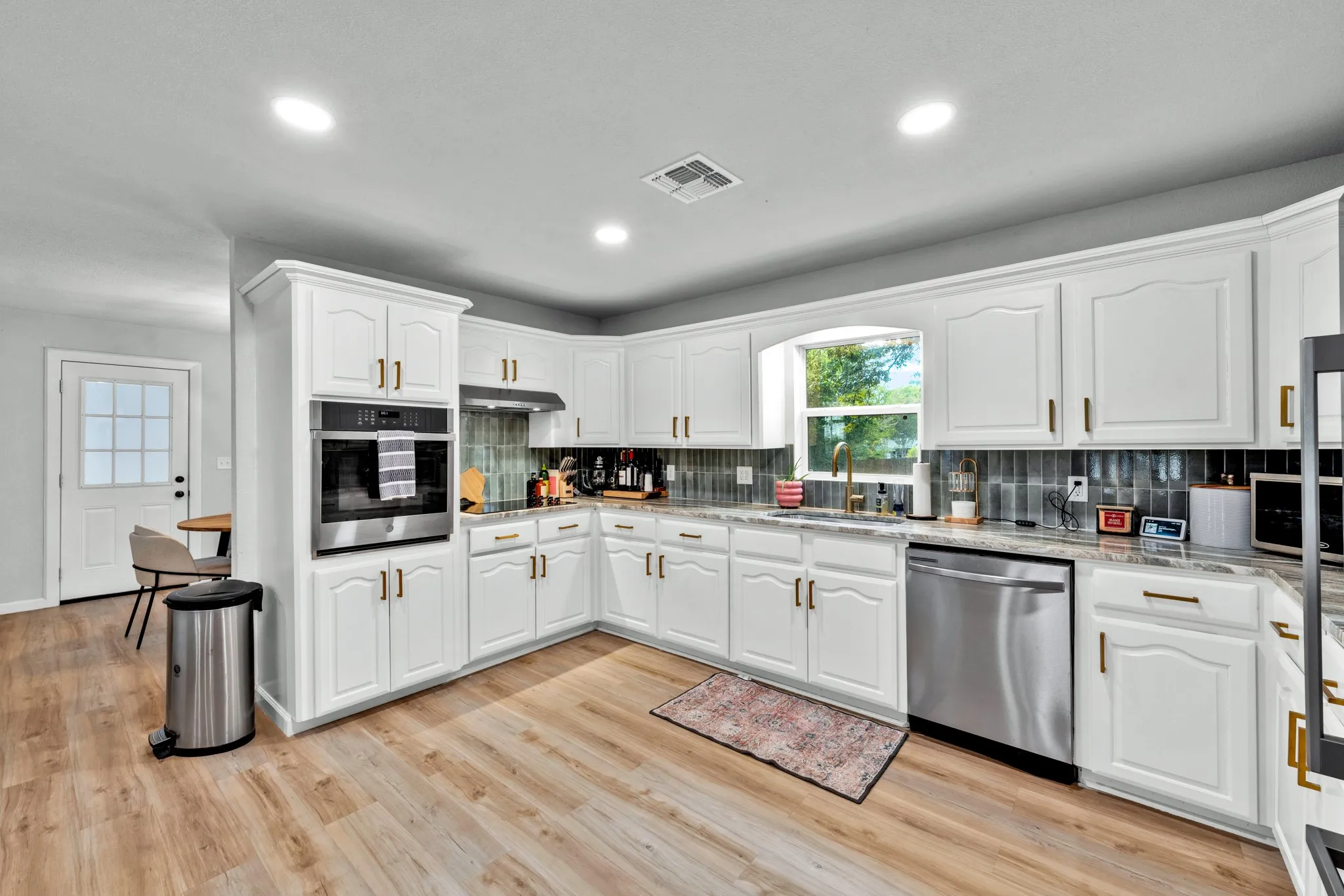 Single Family Residence For Sale in Bowie County , 303 North Ellis, New Boston, Texas 75570, 3 Bedroom, 2 Bathroom, 2 Garage spaces, 2,554 Sqft, built in 1900, mls#21397405, Real Estate Agent in New Boston, Homes For Sale in Bowie county, Homes For Sale in New Boston, Realtor in New Boston Texas, Real Estate Brokerage Independent Realty Texas, Luminita Cordes Realtor