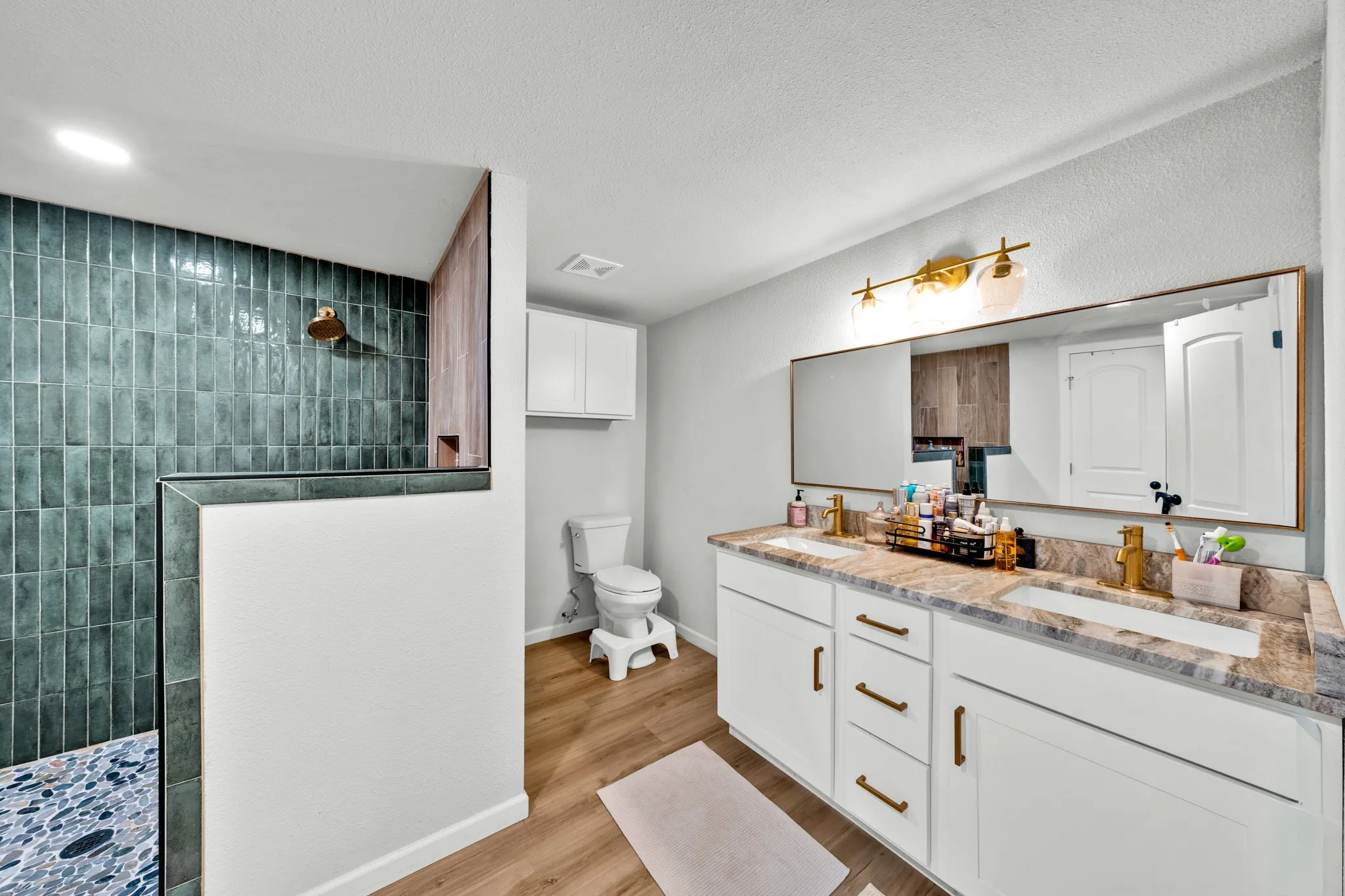 Single Family Residence For Sale in Bowie County , 303 North Ellis, New Boston, Texas 75570, 3 Bedroom, 2 Bathroom, 2 Garage spaces, 2,554 Sqft, built in 1900, mls#21397405, Real Estate Agent in New Boston, Homes For Sale in Bowie county, Homes For Sale in New Boston, Realtor in New Boston Texas, Real Estate Brokerage Independent Realty Texas, Luminita Cordes Realtor