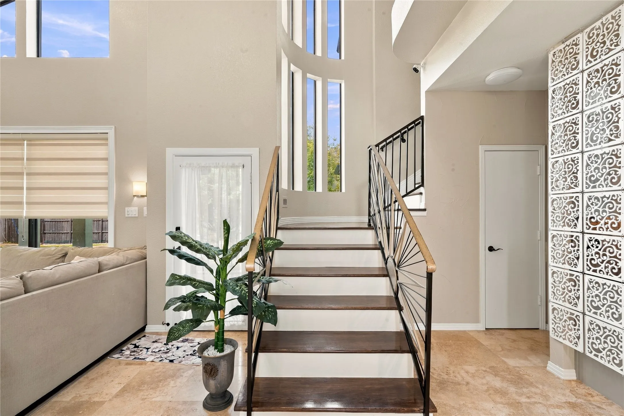 Single Family Residence For Sale in Collin County , 5057 Trail Lake Drive, Plano, Texas 75093, 4 Bedroom, 3 Bathroom, 3 Garage spaces, 3,428 Sqft, built in 1992, mls#21397102, Real Estate Agent in Plano, Homes For Sale in Collin county, Homes For Sale in Plano, Realtor in Plano Texas, Real Estate Brokerage Independent Realty Texas, Luminita Cordes Realtor