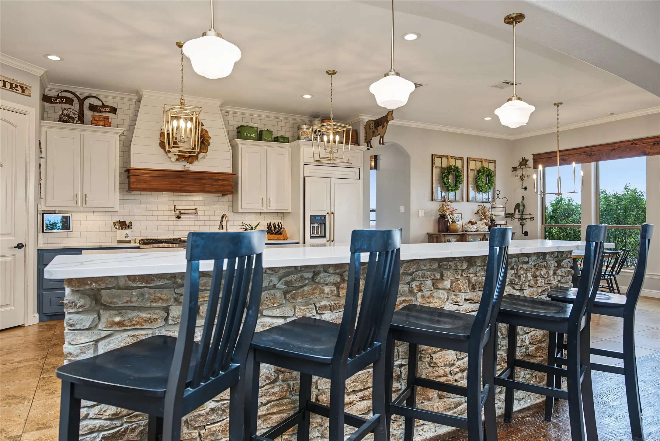 Single Family Residence For Sale in Parker County , 211 Silverado Drive, Weatherford, Texas 76087, 5 Bedroom, 5 Bathroom, 3 Garage spaces, 5,449 Sqft, built in 2007, mls#21394314, Real Estate Agent in Weatherford, Homes For Sale in Parker county, Homes For Sale in Weatherford, Realtor in Weatherford Texas, Real Estate Brokerage Independent Realty Texas, Luminita Cordes Realtor