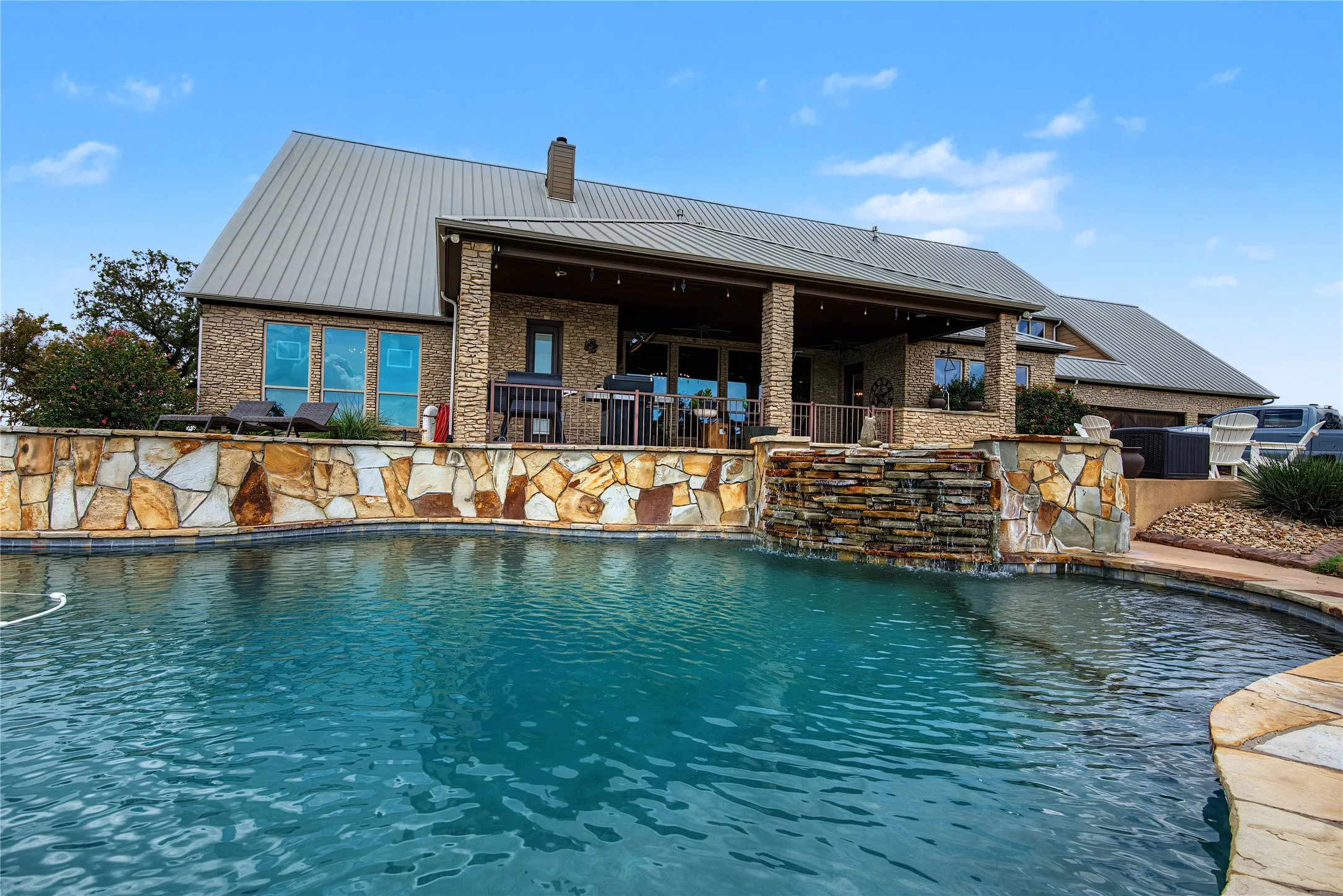 Single Family Residence For Sale in Parker County , 211 Silverado Drive, Weatherford, Texas 76087, 5 Bedroom, 5 Bathroom, 3 Garage spaces, 5,449 Sqft, built in 2007, mls#21394314, Real Estate Agent in Weatherford, Homes For Sale in Parker county, Homes For Sale in Weatherford, Realtor in Weatherford Texas, Real Estate Brokerage Independent Realty Texas, Luminita Cordes Realtor
