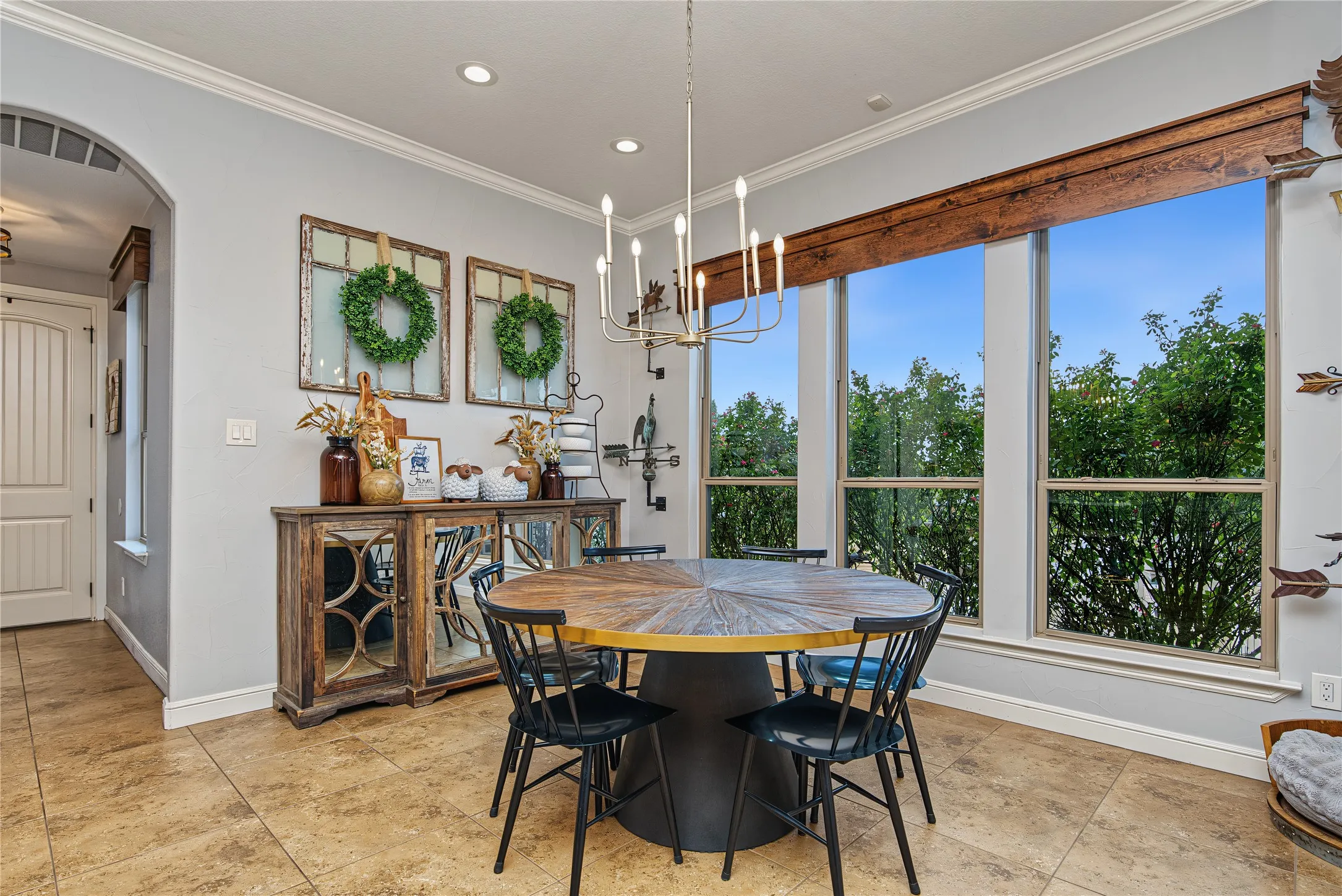 Single Family Residence For Sale in Parker County , 211 Silverado Drive, Weatherford, Texas 76087, 5 Bedroom, 5 Bathroom, 3 Garage spaces, 5,449 Sqft, built in 2007, mls#21394314, Real Estate Agent in Weatherford, Homes For Sale in Parker county, Homes For Sale in Weatherford, Realtor in Weatherford Texas, Real Estate Brokerage Independent Realty Texas, Luminita Cordes Realtor