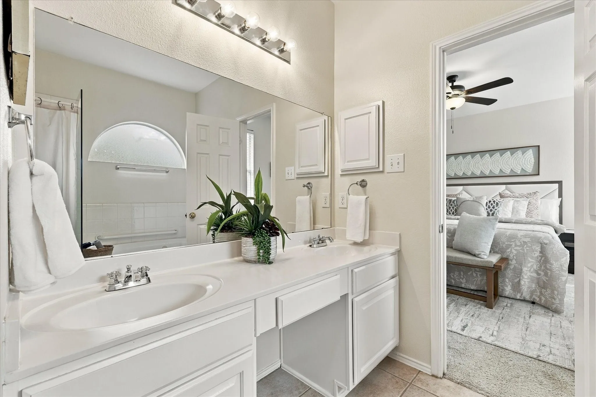 Single Family Residence For Sale in Collin County , 2901 Drake Court, Mc Kinney, Texas 75072, 3 Bedroom, 2 Bathroom, 2 Garage spaces, 1,988 Sqft, built in 2000, mls#21391451, Real Estate Agent in Mc Kinney, Homes For Sale in Collin county, Homes For Sale in Mc Kinney, Realtor in Mc Kinney Texas, Real Estate Brokerage Independent Realty Texas, Luminita Cordes Realtor