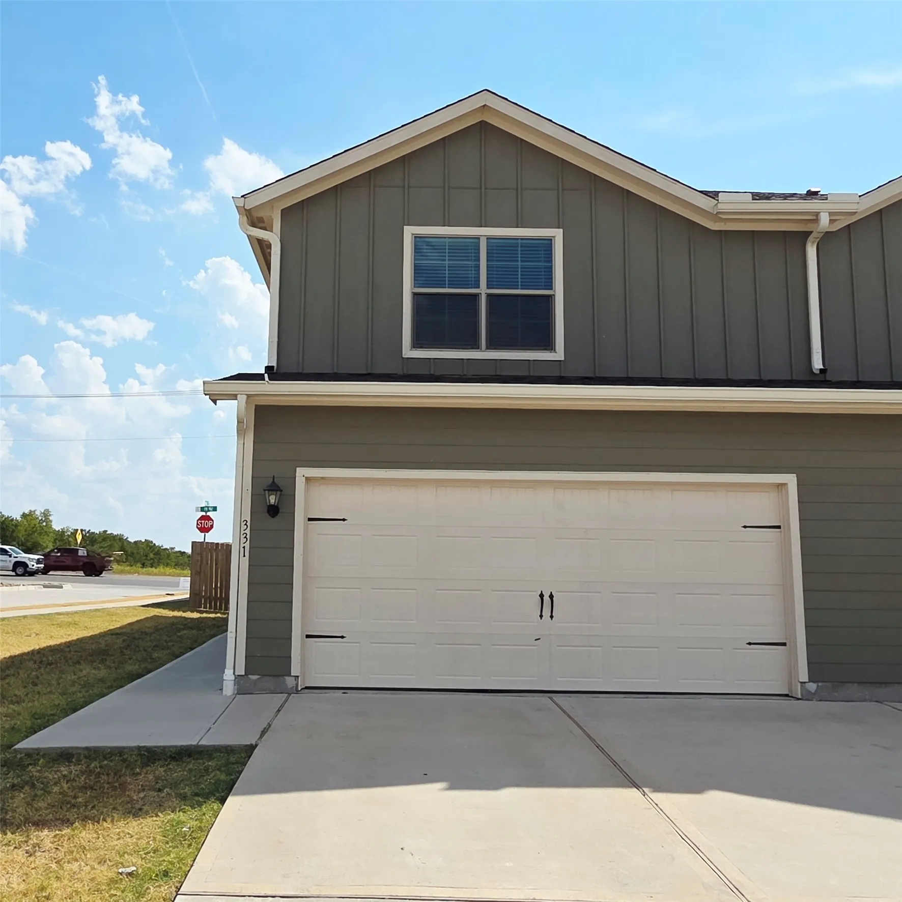 Townhouse For Rent in Collin County , 331 Stone Court, Princeton, Texas 75407, 3 Bedroom, 3 Bathroom, 2 Garage spaces, 1,573 Sqft, built in 2022, mls#21397412, Real Estate Agent in Princeton, Homes For Rent in Collin county, Homes For Rent in Princeton, Realtor in Princeton Texas, Real Estate Brokerage Independent Realty Texas, Luminita Cordes Realtor