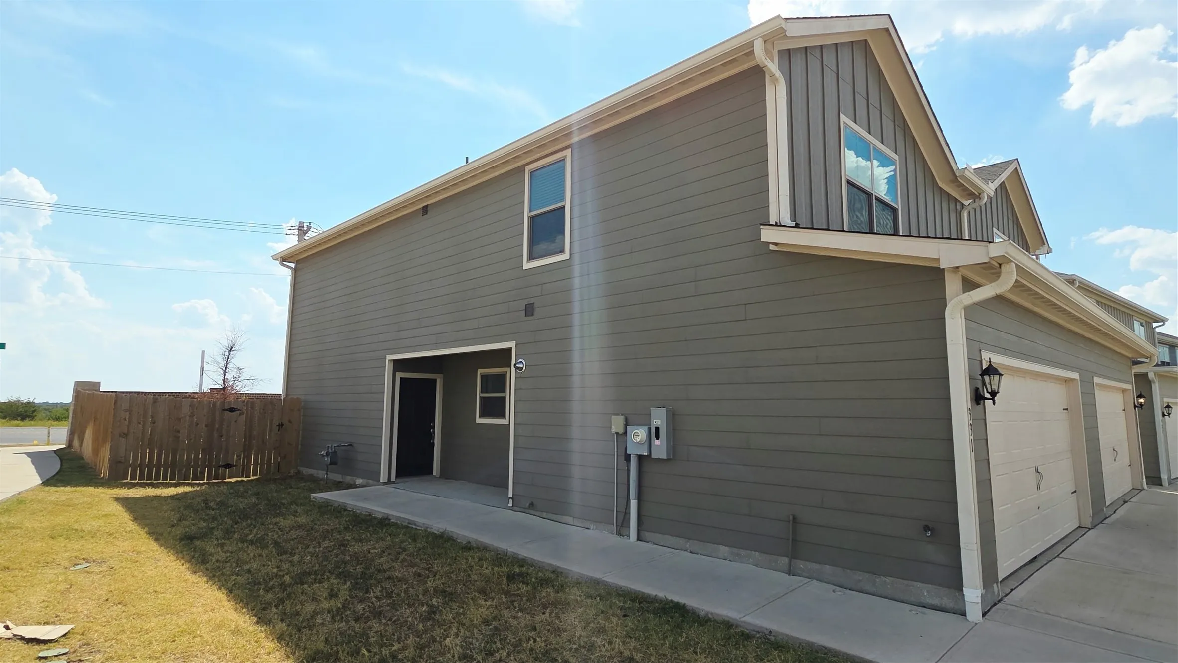 Townhouse For Rent in Collin County , 331 Stone Court, Princeton, Texas 75407, 3 Bedroom, 3 Bathroom, 2 Garage spaces, 1,573 Sqft, built in 2022, mls#21397412, Real Estate Agent in Princeton, Homes For Rent in Collin county, Homes For Rent in Princeton, Realtor in Princeton Texas, Real Estate Brokerage Independent Realty Texas, Luminita Cordes Realtor