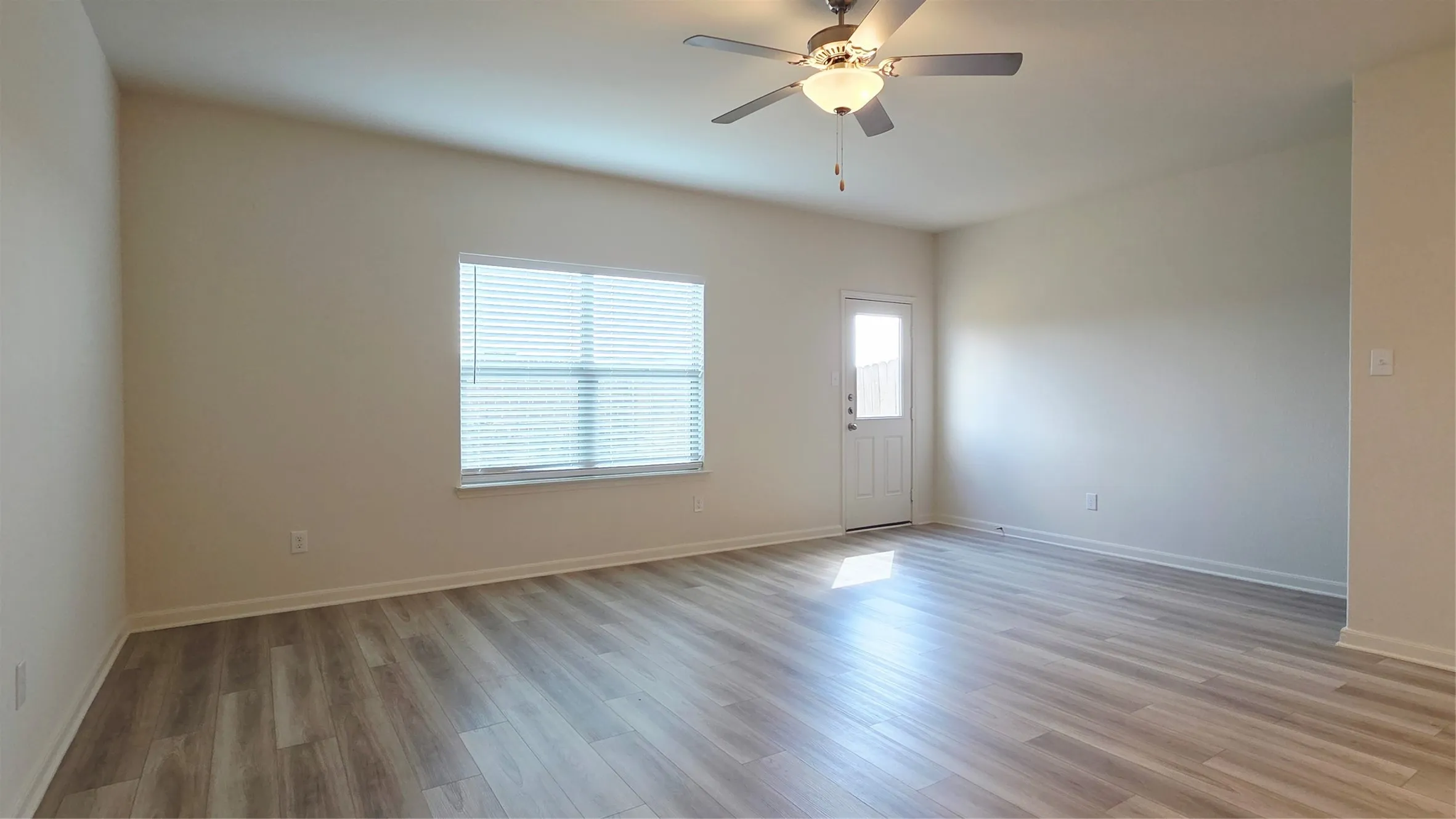 Townhouse For Rent in Collin County , 331 Stone Court, Princeton, Texas 75407, 3 Bedroom, 3 Bathroom, 2 Garage spaces, 1,573 Sqft, built in 2022, mls#21397412, Real Estate Agent in Princeton, Homes For Rent in Collin county, Homes For Rent in Princeton, Realtor in Princeton Texas, Real Estate Brokerage Independent Realty Texas, Luminita Cordes Realtor