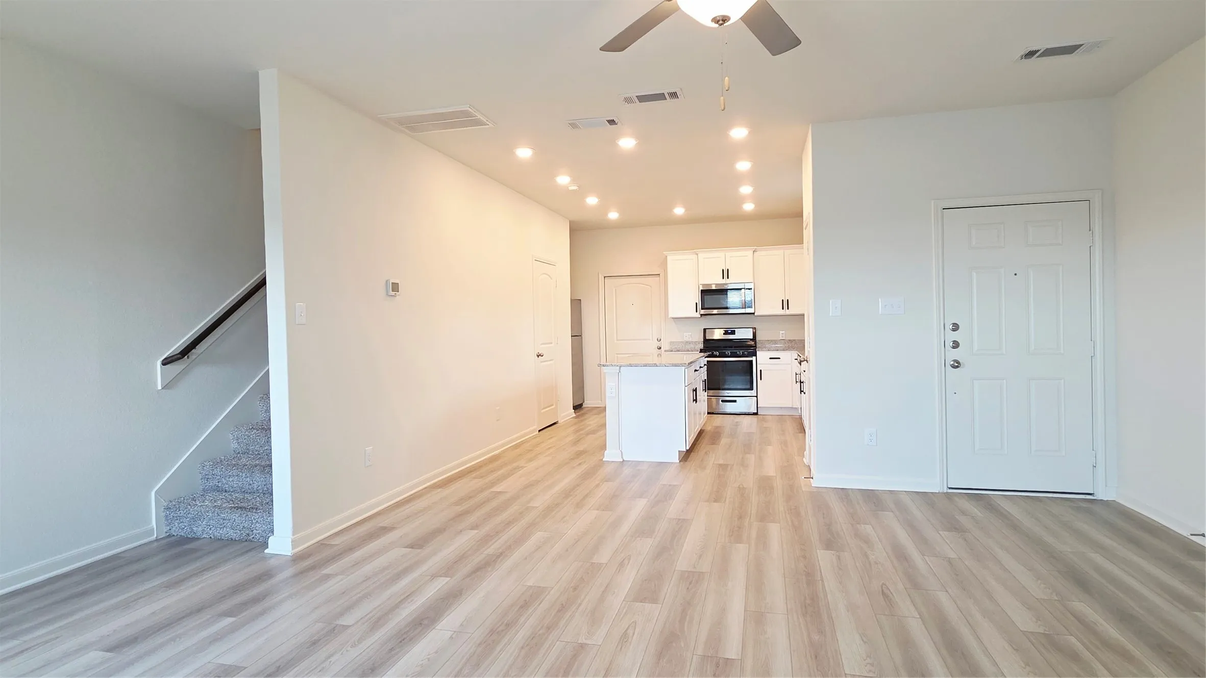 Townhouse For Rent in Collin County , 331 Stone Court, Princeton, Texas 75407, 3 Bedroom, 3 Bathroom, 2 Garage spaces, 1,573 Sqft, built in 2022, mls#21397412, Real Estate Agent in Princeton, Homes For Rent in Collin county, Homes For Rent in Princeton, Realtor in Princeton Texas, Real Estate Brokerage Independent Realty Texas, Luminita Cordes Realtor