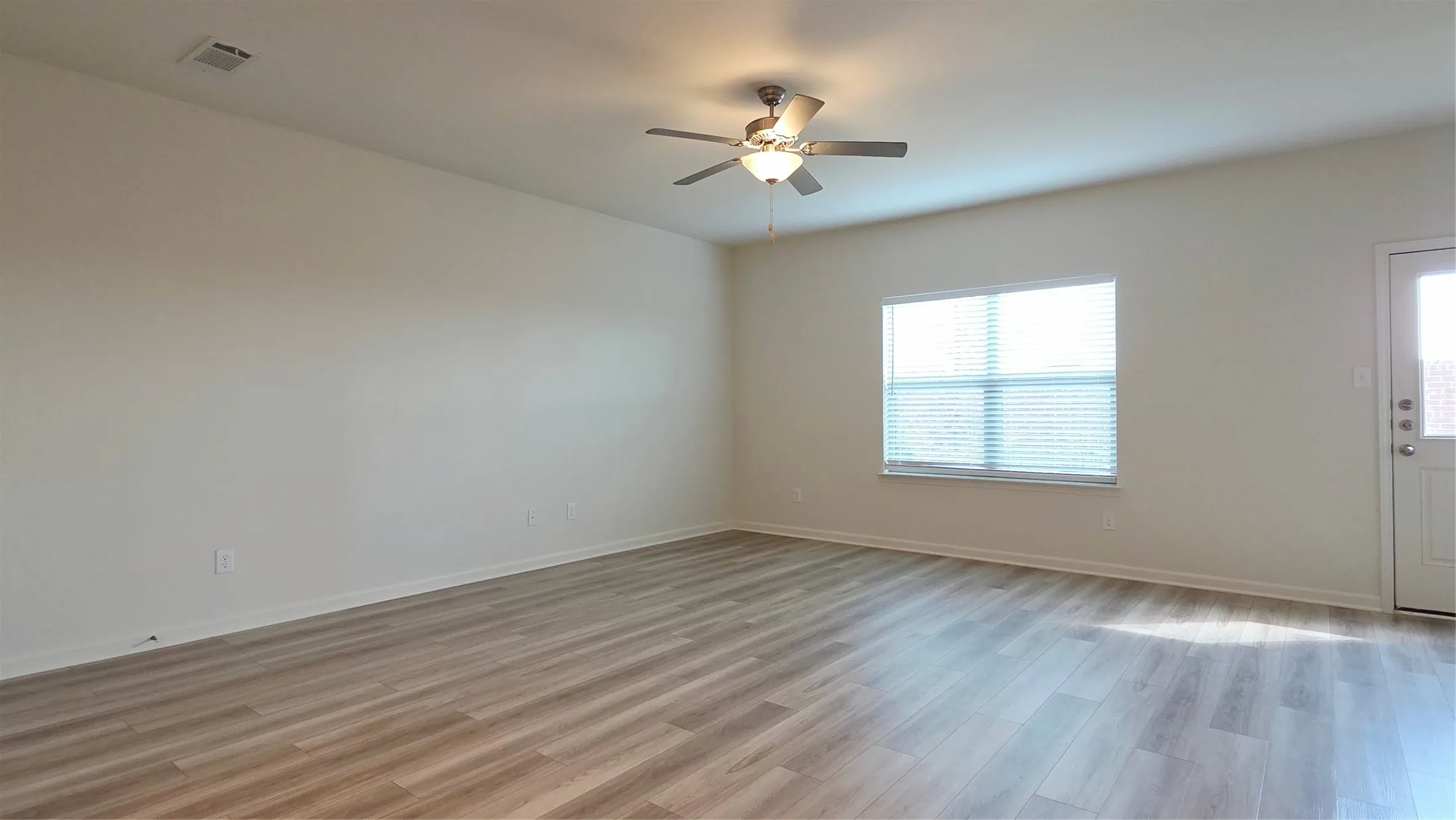 Townhouse For Rent in Collin County , 331 Stone Court, Princeton, Texas 75407, 3 Bedroom, 3 Bathroom, 2 Garage spaces, 1,573 Sqft, built in 2022, mls#21397412, Real Estate Agent in Princeton, Homes For Rent in Collin county, Homes For Rent in Princeton, Realtor in Princeton Texas, Real Estate Brokerage Independent Realty Texas, Luminita Cordes Realtor