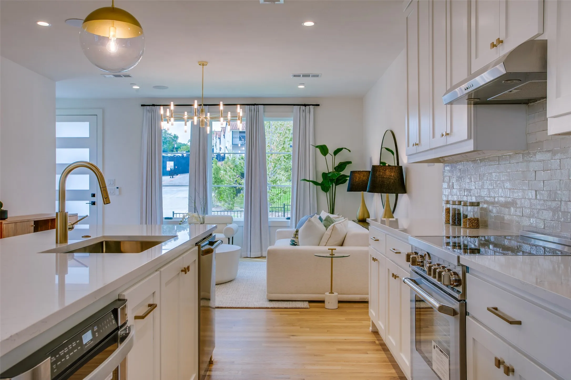 Condominium For Sale in Dallas County , 7207 Gaston Avenue 902, Dallas, Texas 75206, 2 Bedroom, 3 Bathroom, 2 Garage spaces, 1,357 Sqft, built in 2024, mls#21397419, Real Estate Agent in Dallas, Homes For Sale in Dallas county, Homes For Sale in Dallas, Realtor in Dallas Texas, Real Estate Brokerage Independent Realty Texas, Luminita Cordes Realtor