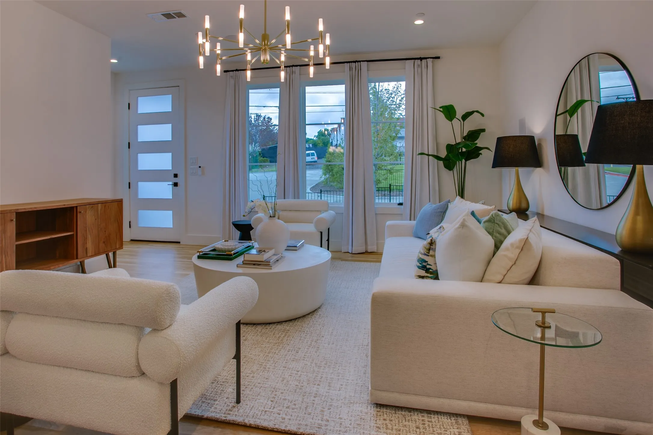 Condominium For Sale in Dallas County , 7207 Gaston Avenue 902, Dallas, Texas 75206, 2 Bedroom, 3 Bathroom, 2 Garage spaces, 1,357 Sqft, built in 2024, mls#21397419, Real Estate Agent in Dallas, Homes For Sale in Dallas county, Homes For Sale in Dallas, Realtor in Dallas Texas, Real Estate Brokerage Independent Realty Texas, Luminita Cordes Realtor