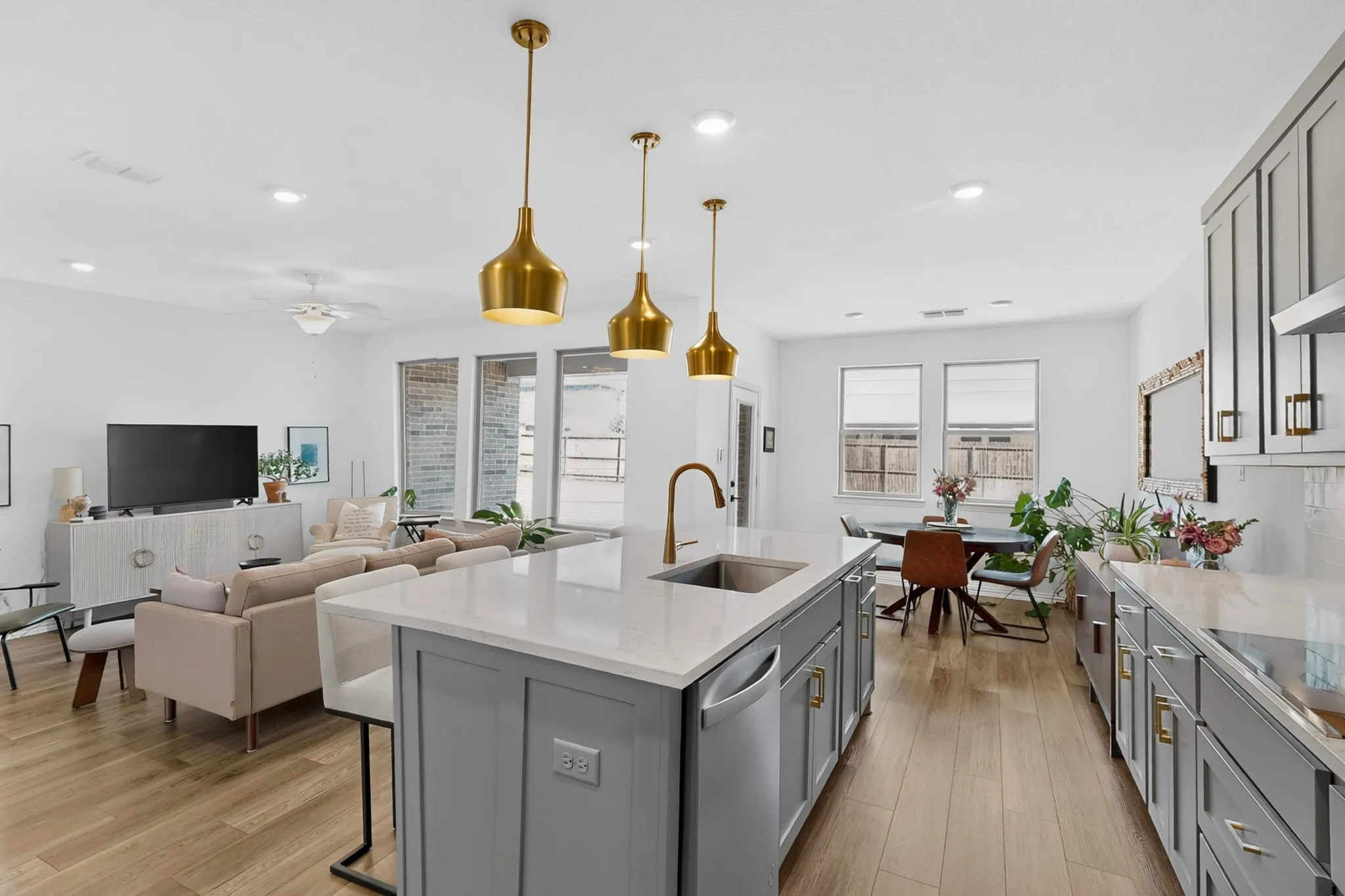 Single Family Residence For Sale in Tarrant County , 1624 Whitworth Drive, Fort Worth, Texas 76052, 4 Bedroom, 4 Bathroom, 2 Garage spaces, 2,718 Sqft, built in 2023, mls#21396280, Real Estate Agent in Fort Worth, Homes For Sale in Tarrant county, Homes For Sale in Fort Worth, Realtor in Fort Worth Texas, Real Estate Brokerage Independent Realty Texas, Luminita Cordes Realtor