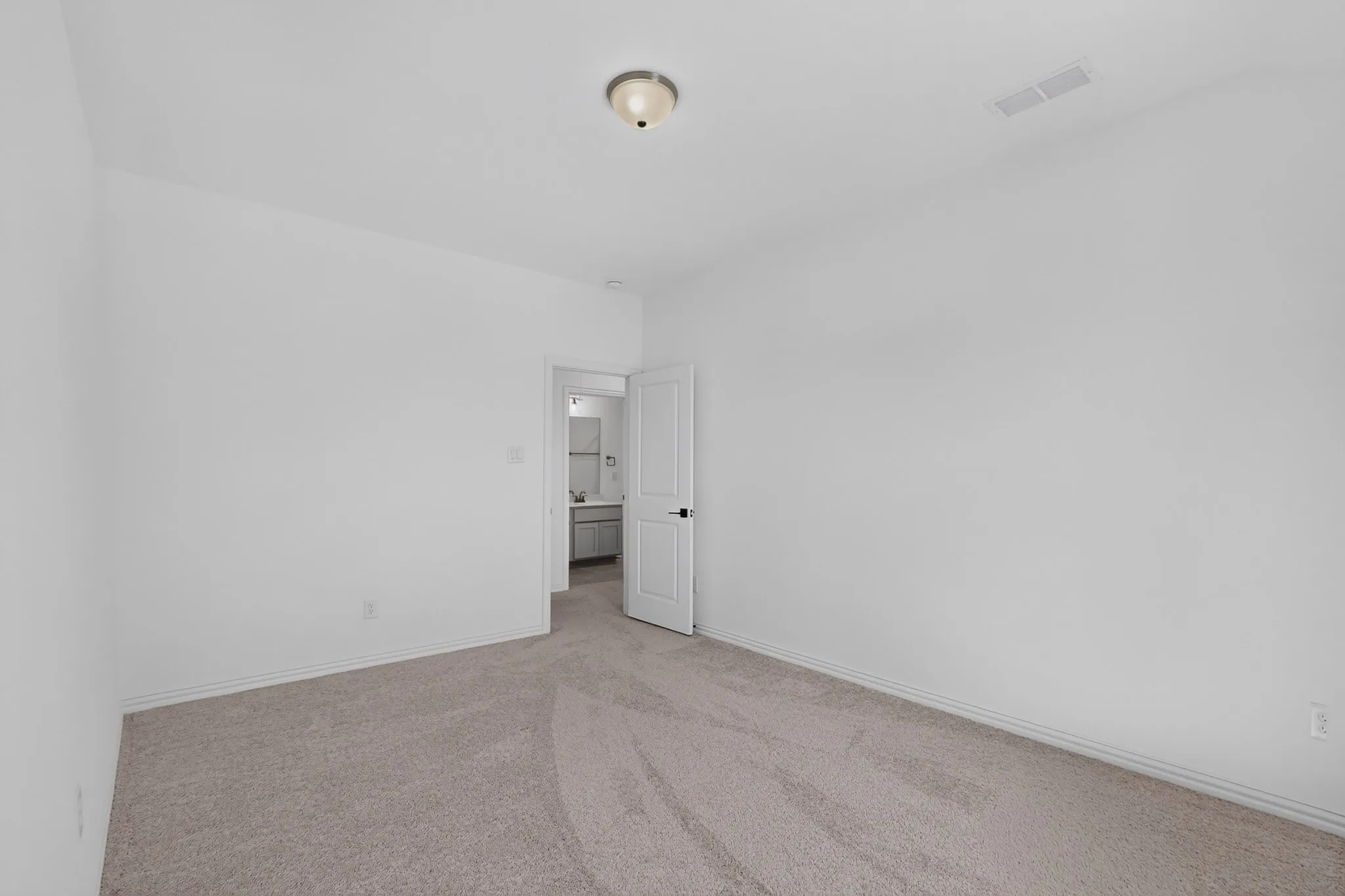 Single Family Residence For Sale in Tarrant County , 1624 Whitworth Drive, Fort Worth, Texas 76052, 4 Bedroom, 4 Bathroom, 2 Garage spaces, 2,718 Sqft, built in 2023, mls#21396280, Real Estate Agent in Fort Worth, Homes For Sale in Tarrant county, Homes For Sale in Fort Worth, Realtor in Fort Worth Texas, Real Estate Brokerage Independent Realty Texas, Luminita Cordes Realtor