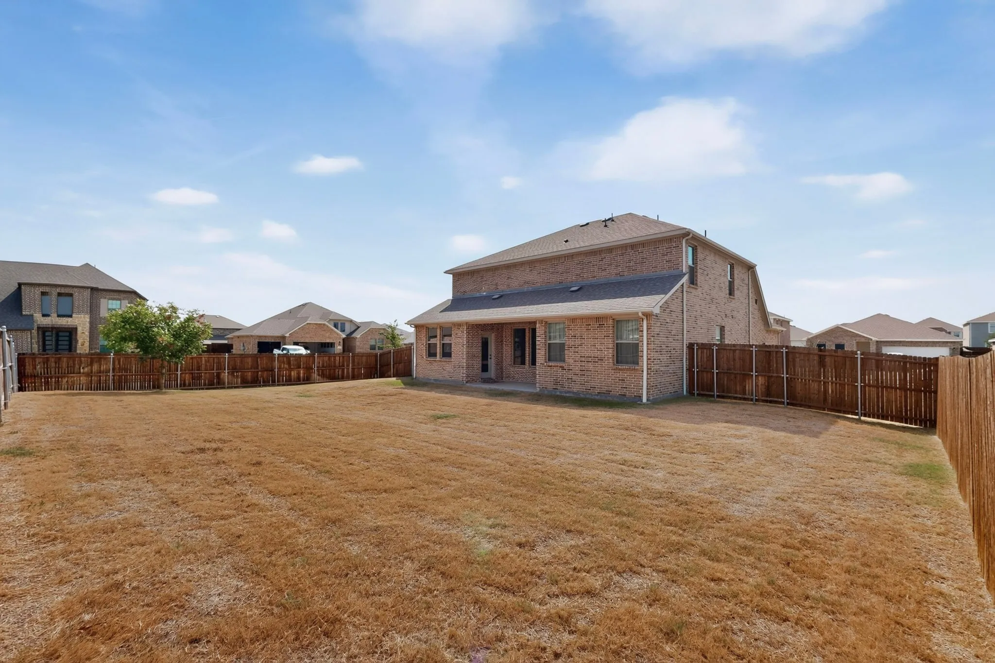 Single Family Residence For Sale in Tarrant County , 1624 Whitworth Drive, Fort Worth, Texas 76052, 4 Bedroom, 4 Bathroom, 2 Garage spaces, 2,718 Sqft, built in 2023, mls#21396280, Real Estate Agent in Fort Worth, Homes For Sale in Tarrant county, Homes For Sale in Fort Worth, Realtor in Fort Worth Texas, Real Estate Brokerage Independent Realty Texas, Luminita Cordes Realtor