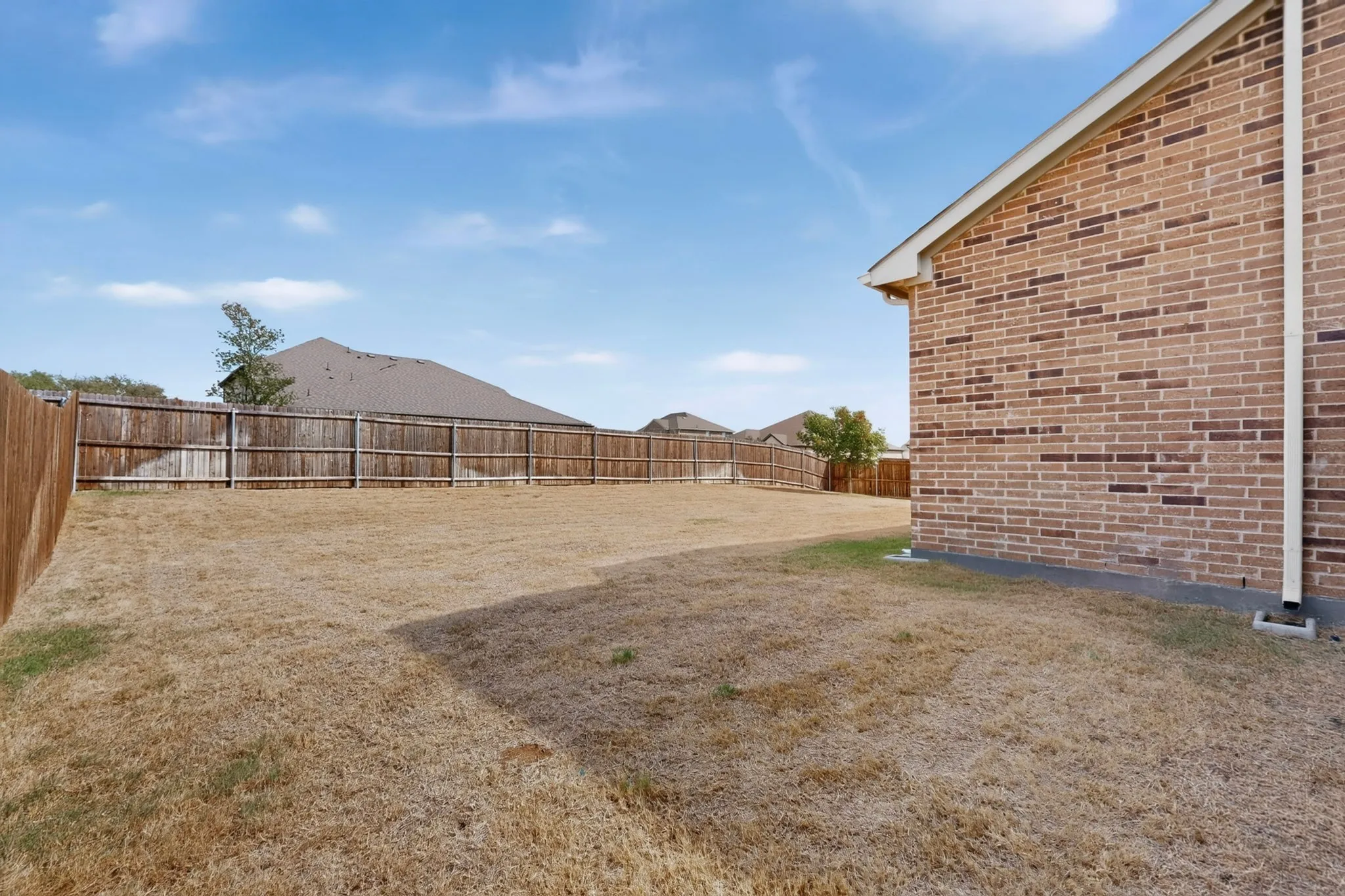Single Family Residence For Sale in Tarrant County , 1624 Whitworth Drive, Fort Worth, Texas 76052, 4 Bedroom, 4 Bathroom, 2 Garage spaces, 2,718 Sqft, built in 2023, mls#21396280, Real Estate Agent in Fort Worth, Homes For Sale in Tarrant county, Homes For Sale in Fort Worth, Realtor in Fort Worth Texas, Real Estate Brokerage Independent Realty Texas, Luminita Cordes Realtor