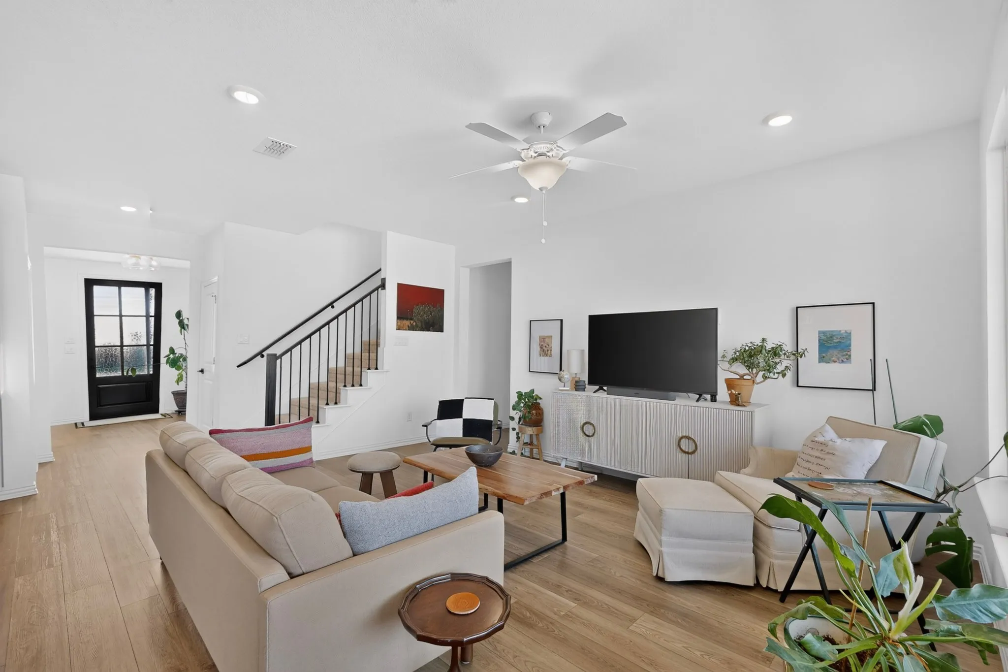 Single Family Residence For Sale in Tarrant County , 1624 Whitworth Drive, Fort Worth, Texas 76052, 4 Bedroom, 4 Bathroom, 2 Garage spaces, 2,718 Sqft, built in 2023, mls#21396280, Real Estate Agent in Fort Worth, Homes For Sale in Tarrant county, Homes For Sale in Fort Worth, Realtor in Fort Worth Texas, Real Estate Brokerage Independent Realty Texas, Luminita Cordes Realtor