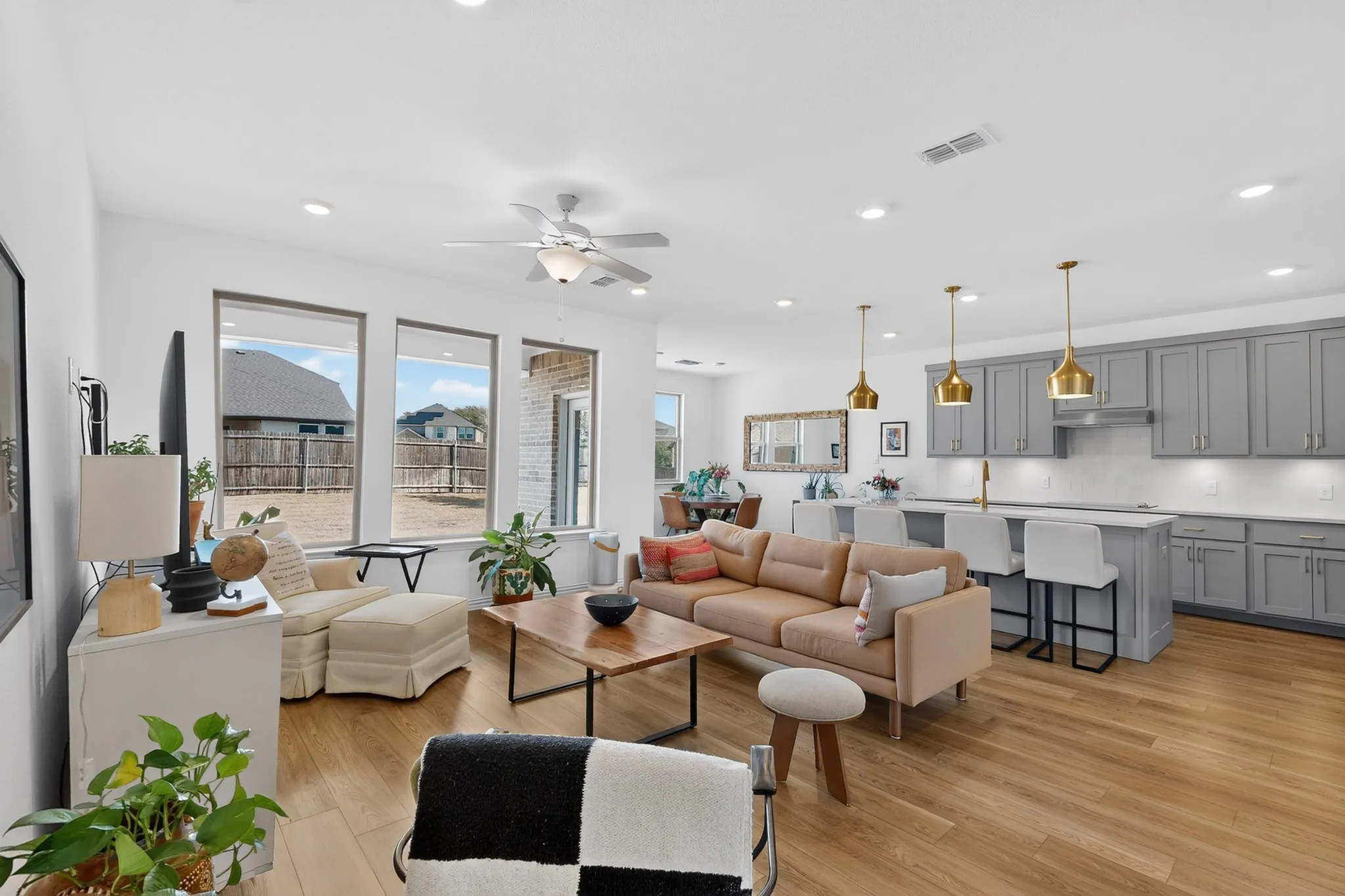 Single Family Residence For Sale in Tarrant County , 1624 Whitworth Drive, Fort Worth, Texas 76052, 4 Bedroom, 4 Bathroom, 2 Garage spaces, 2,718 Sqft, built in 2023, mls#21396280, Real Estate Agent in Fort Worth, Homes For Sale in Tarrant county, Homes For Sale in Fort Worth, Realtor in Fort Worth Texas, Real Estate Brokerage Independent Realty Texas, Luminita Cordes Realtor